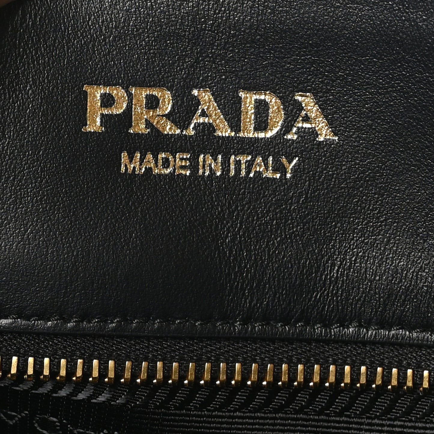 Jacquard Saffiano Triangolo Symbole Embroidered Shopping Tote Black Corda