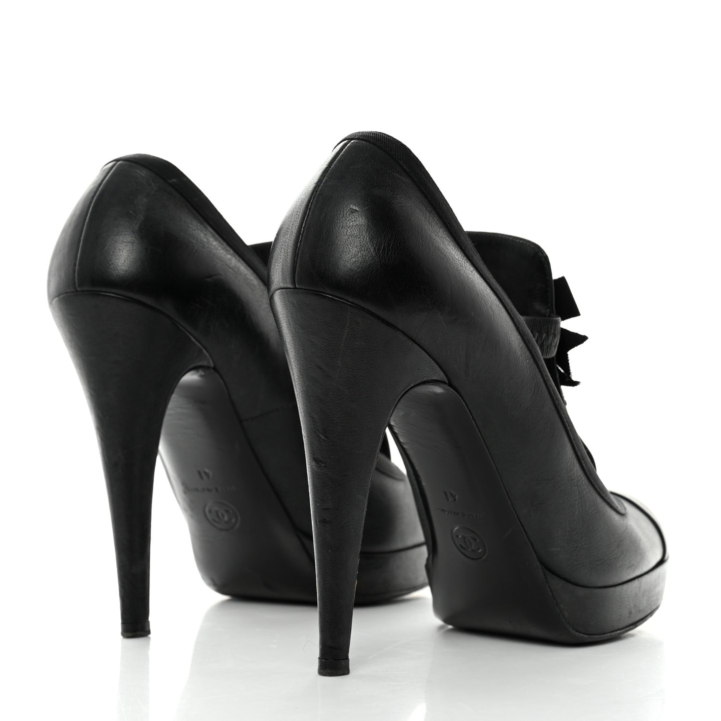 Lambskin Cap Toe Camellia CC Pumps 41 Black