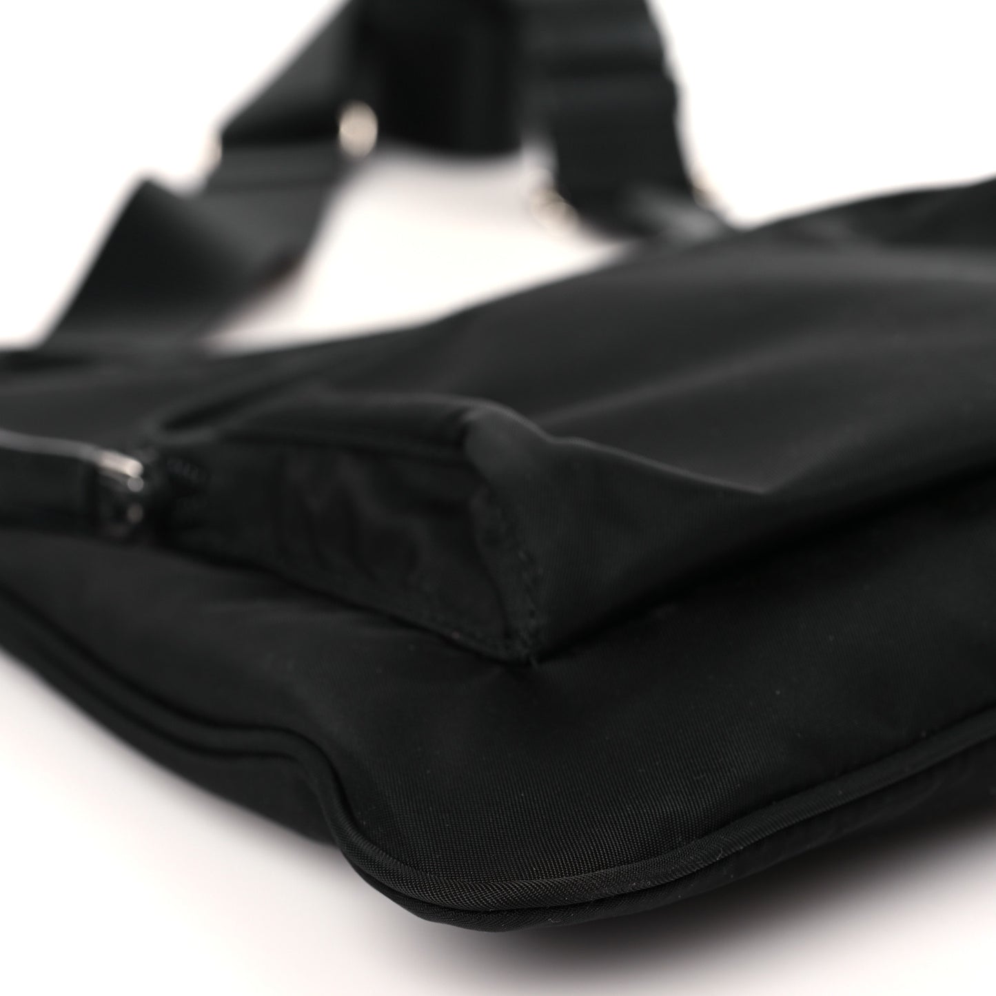 Tessuto Nylon Saffiano Flat Messenger Bag Black