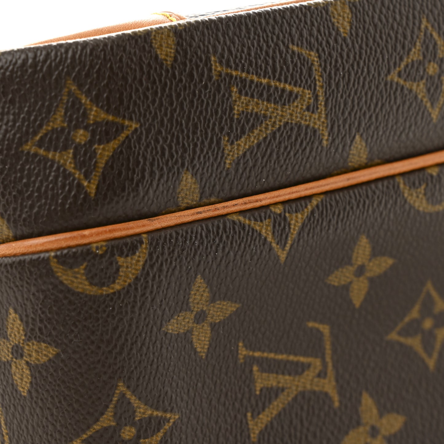 Monogram Nil 28
