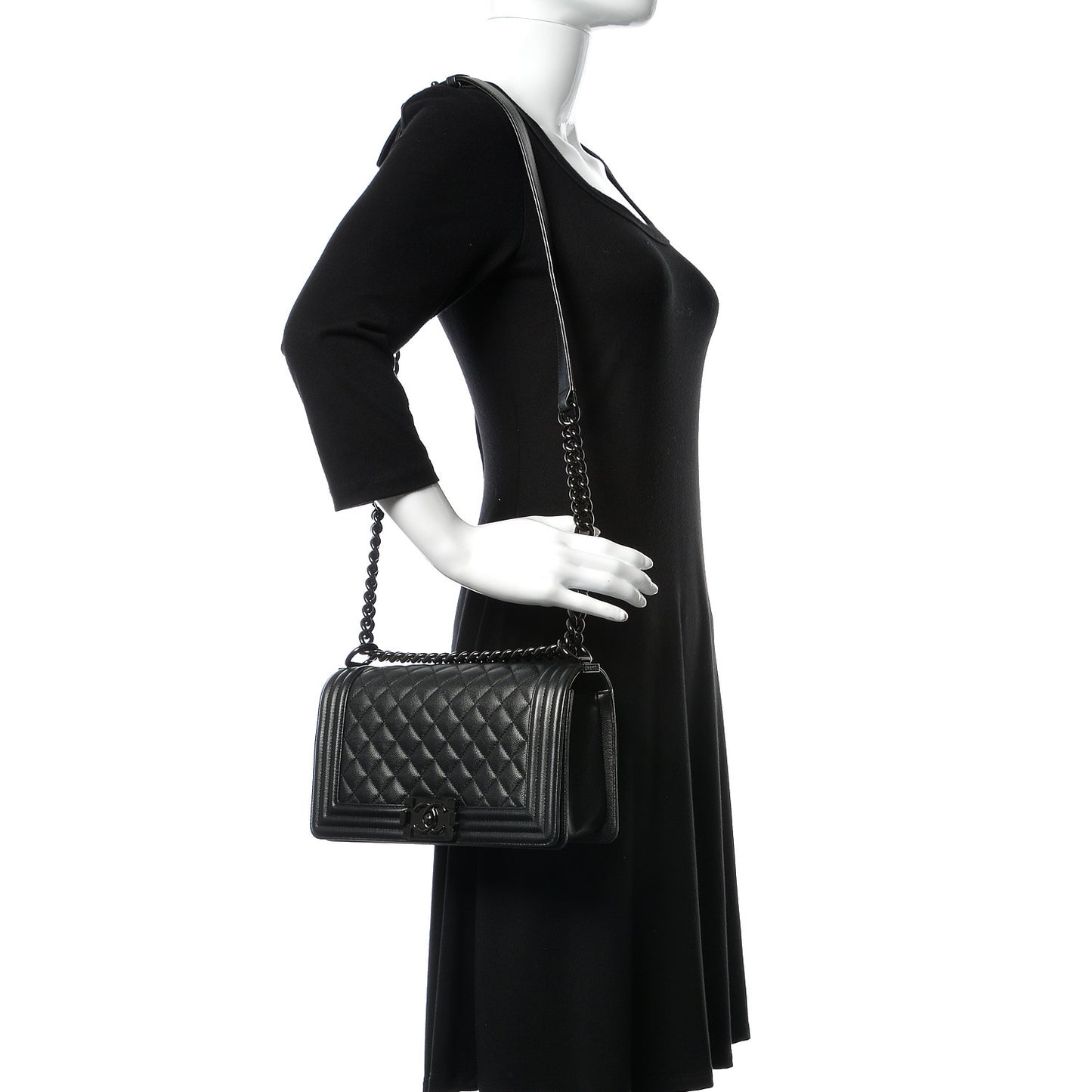 Caviar Quilted Medium Boy Flap So Black