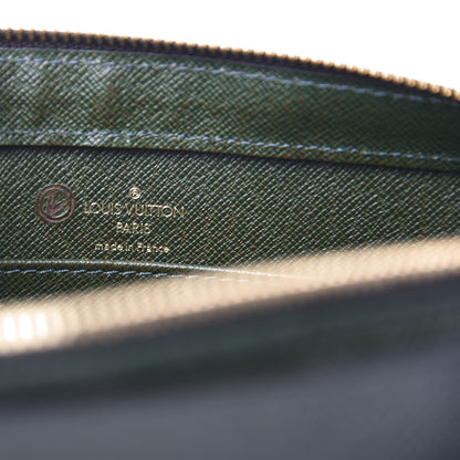 Louis Vuitton Taiga Baikal Pochette Epicea 6 of 10