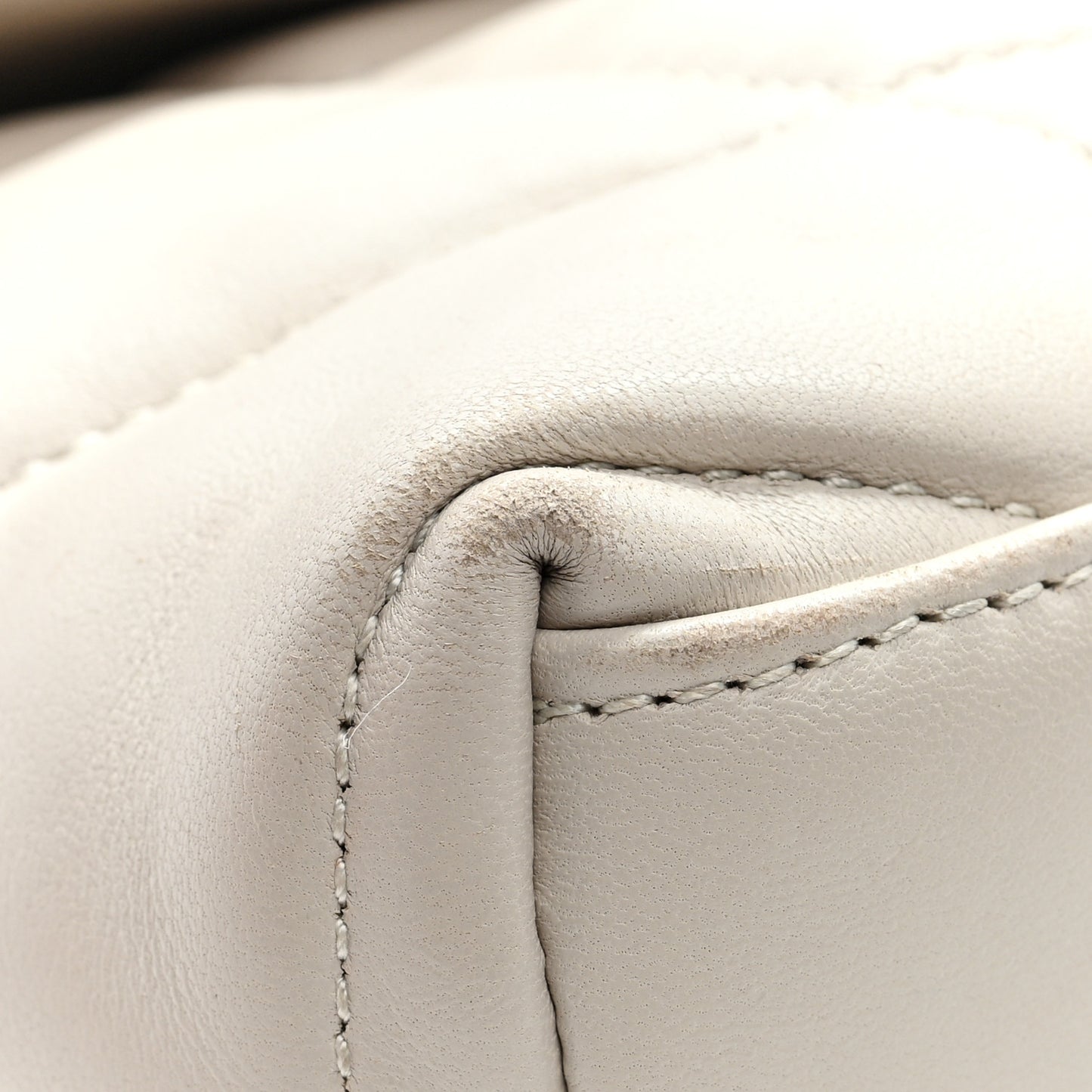 Lambskin Quilted Toy Loulou Puffer Monogram Chain Satchel Blanc Vintage