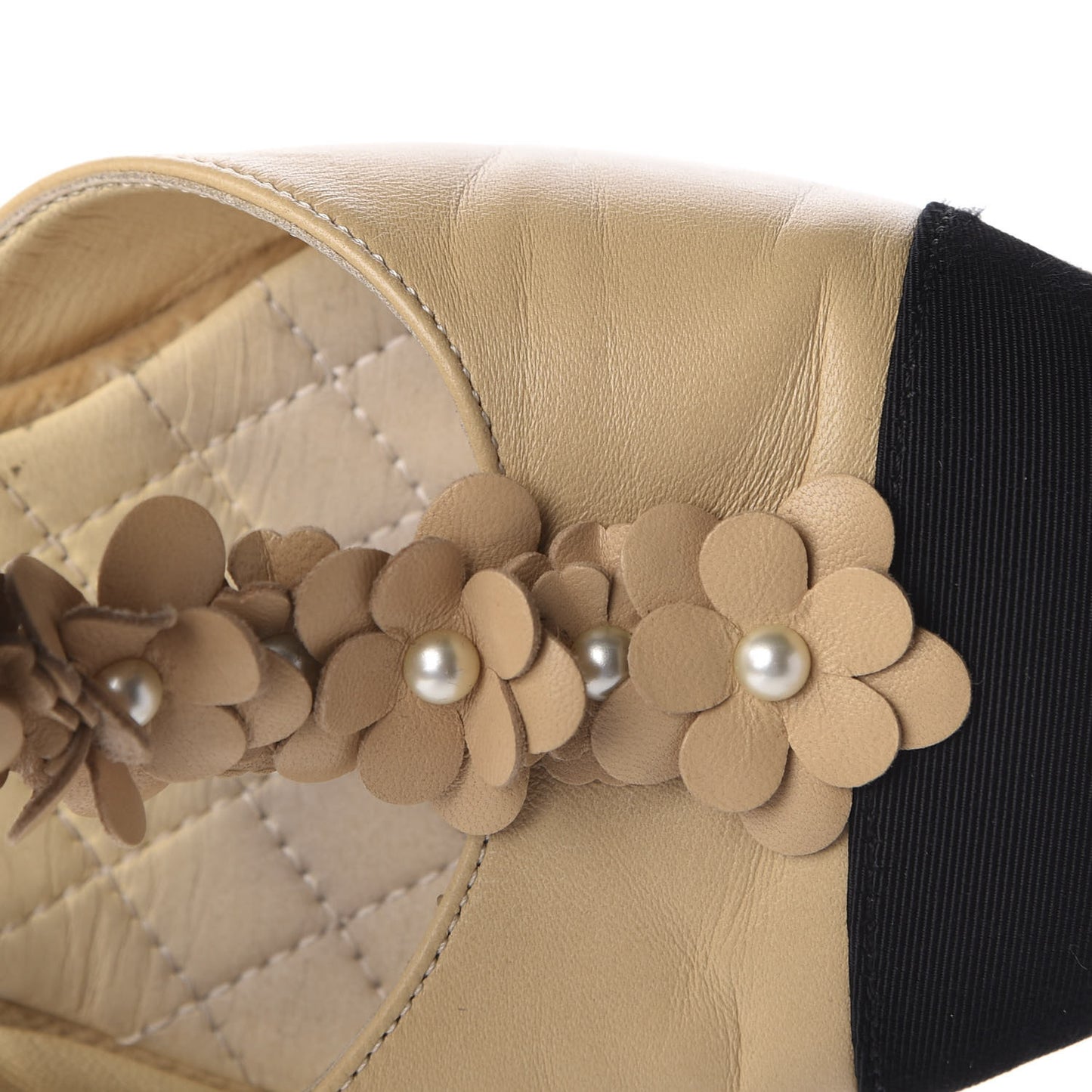 Lambskin Patent Grosgrain Pearl Camellia Pumps 37 Beige Black