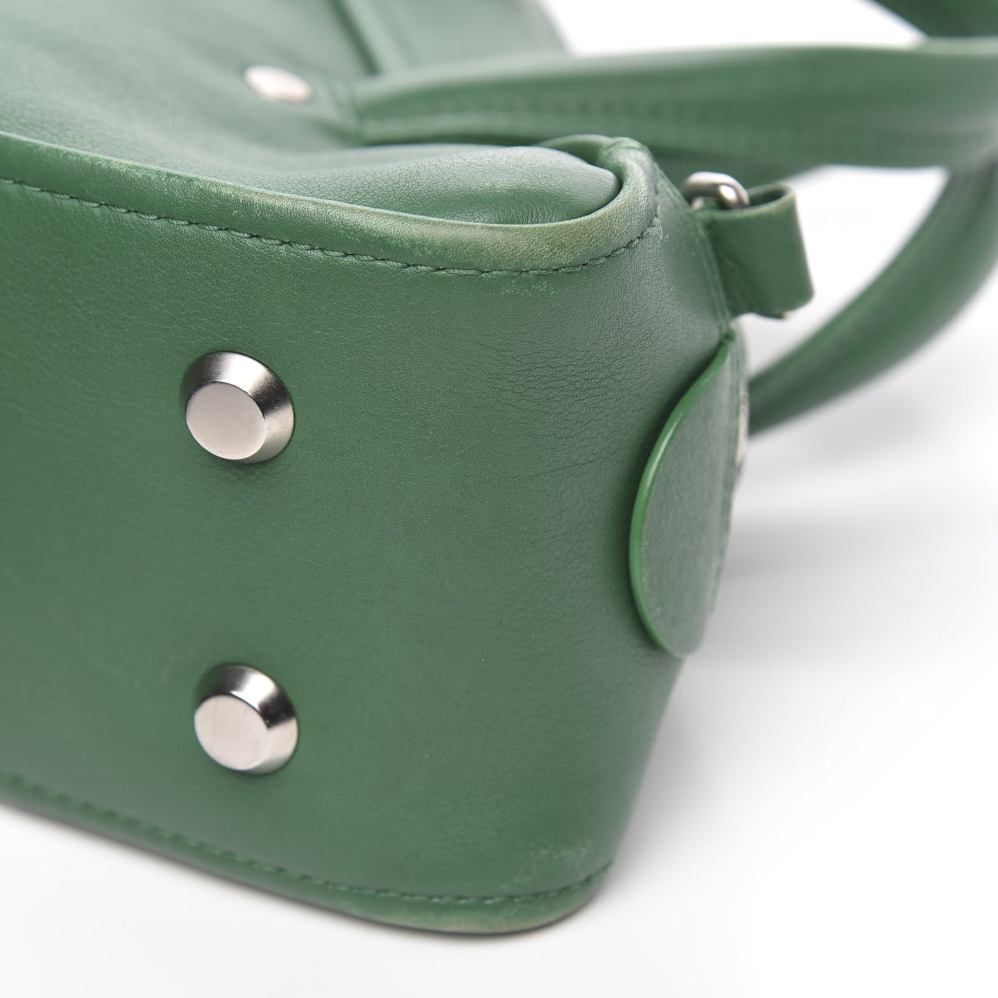 Shiny Day Calfskin S Triangle Duffle Vert Irlandais