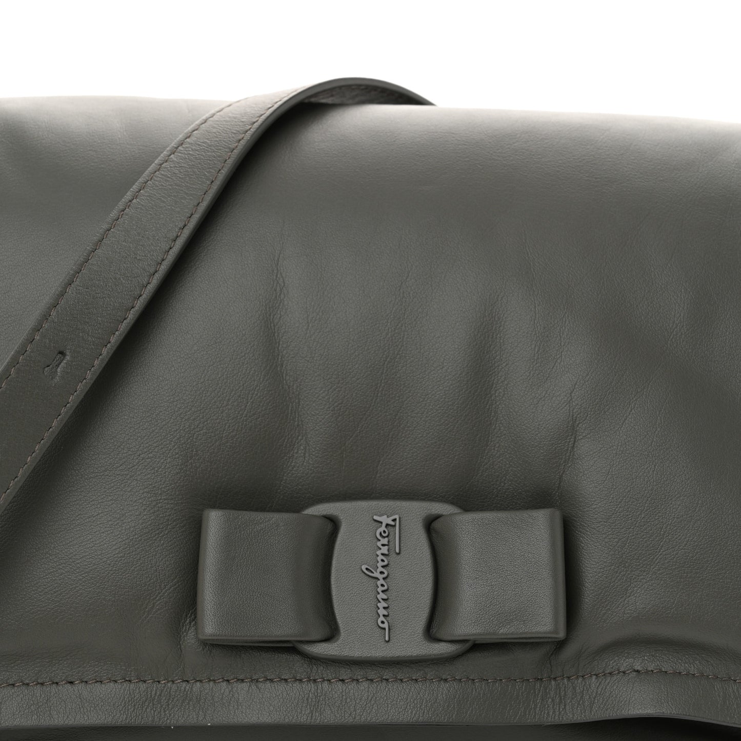Calfskin Medium Viva Bow Shoulder Bag Sparrow