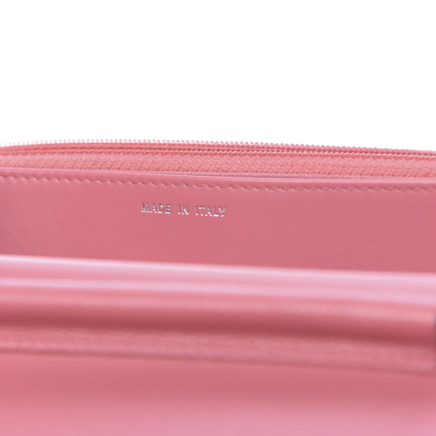 Caviar Chevron Quilted Wallet On Chain WOC Pink