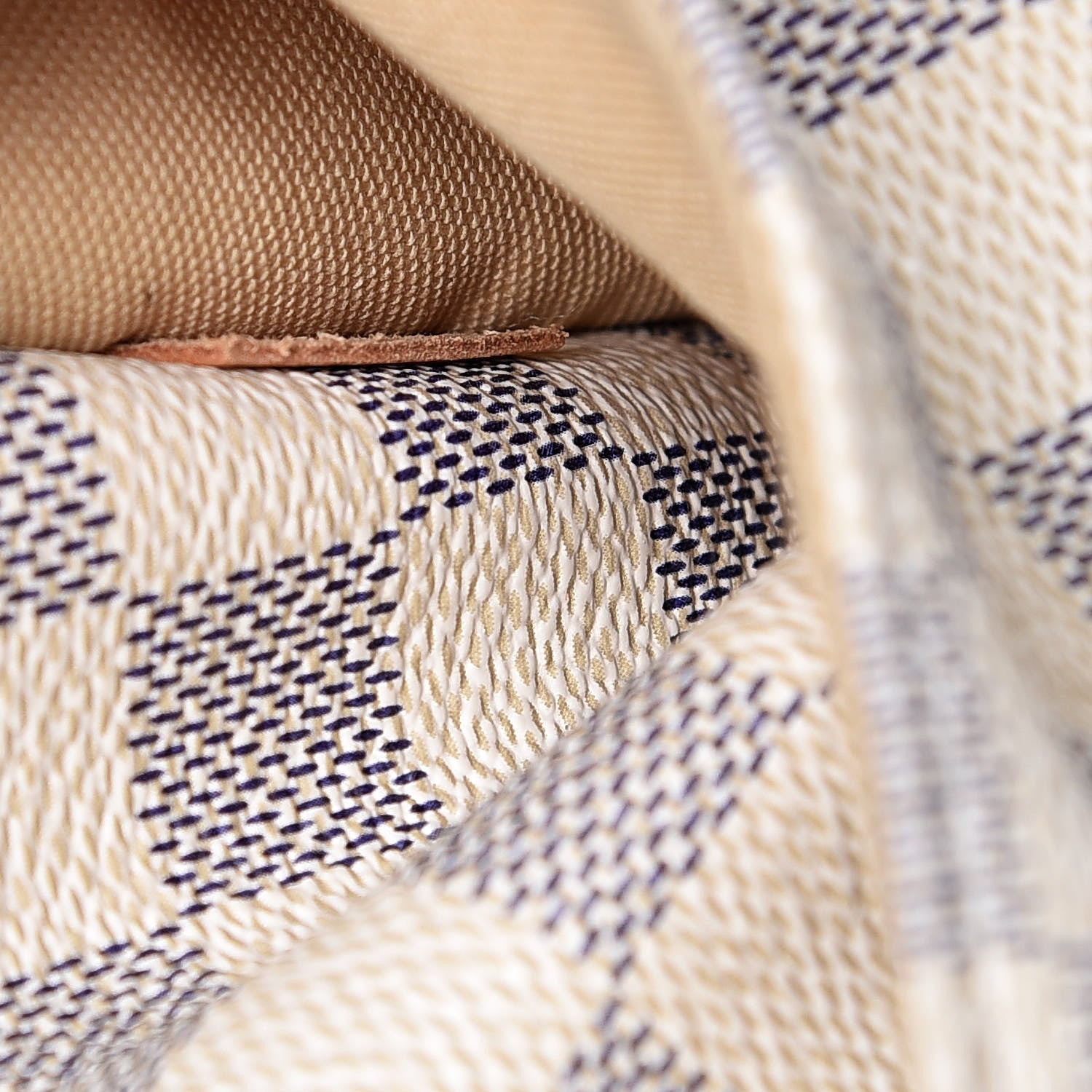 Louis Vuitton Damier Azur Totally MM 6 of 16