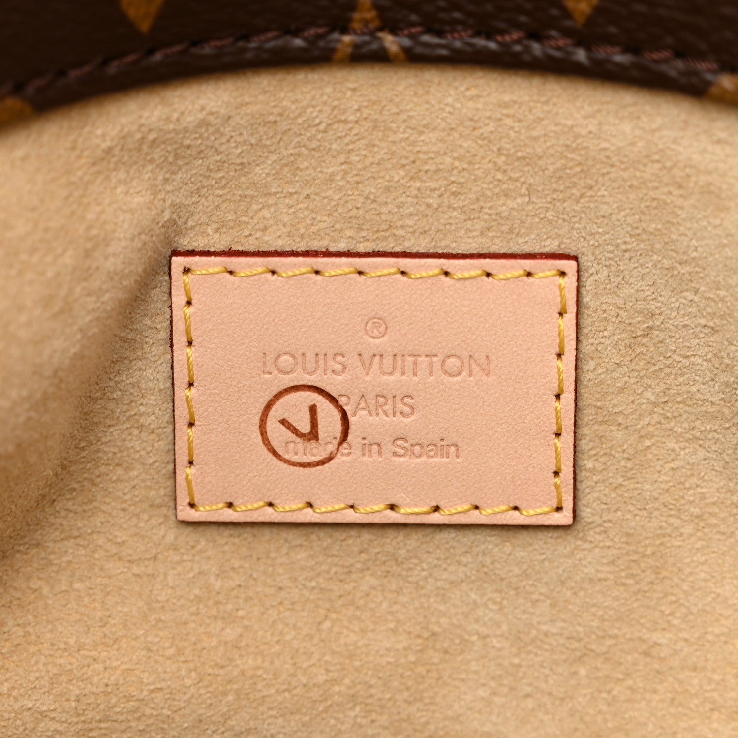 Louis Vuitton Monogram Artsy MM 6 of 9