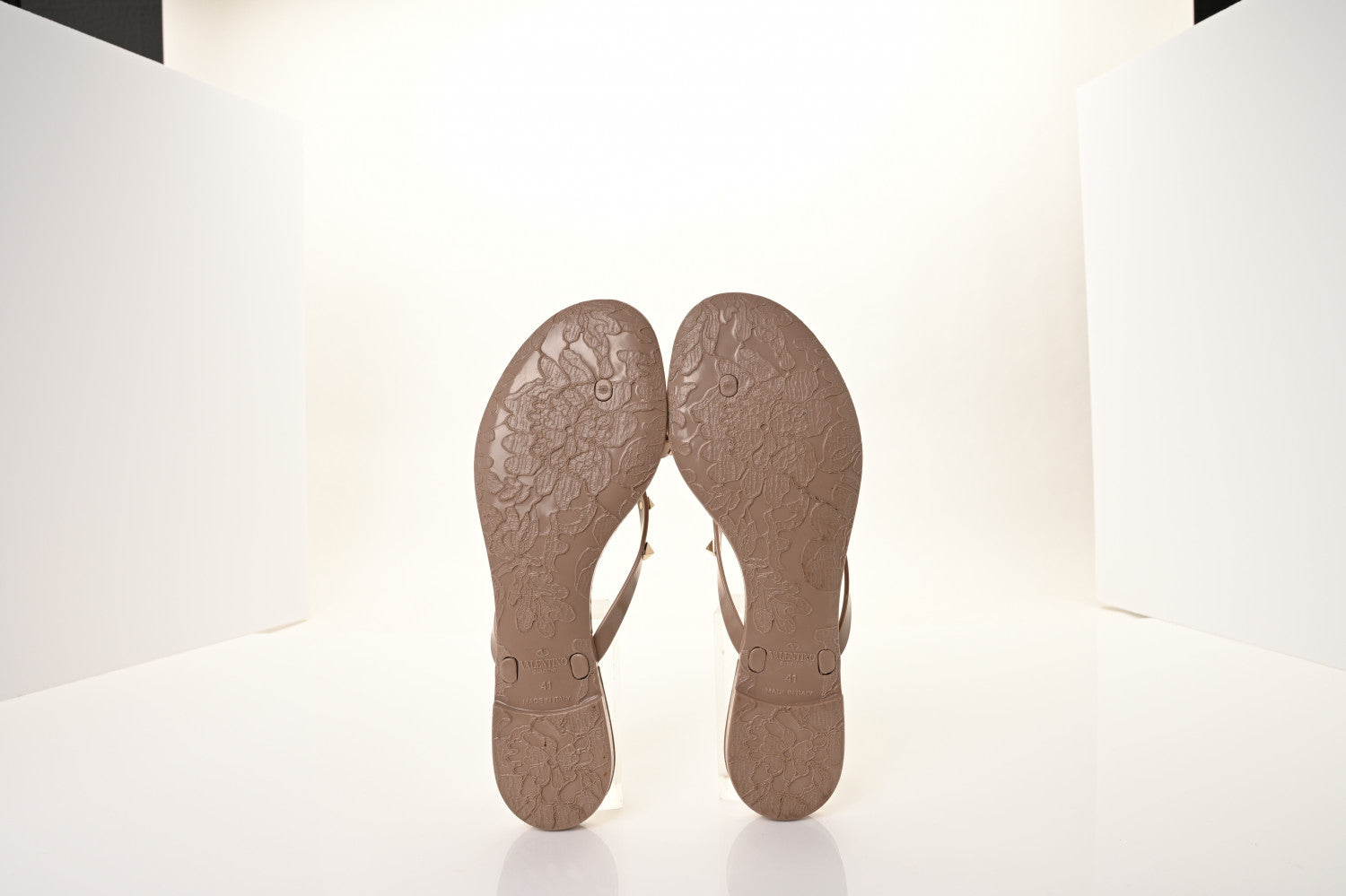 Valentino Garavani PVC Jelly Rockstud Bow Thong Sandals 41 Poudre 10 of 14