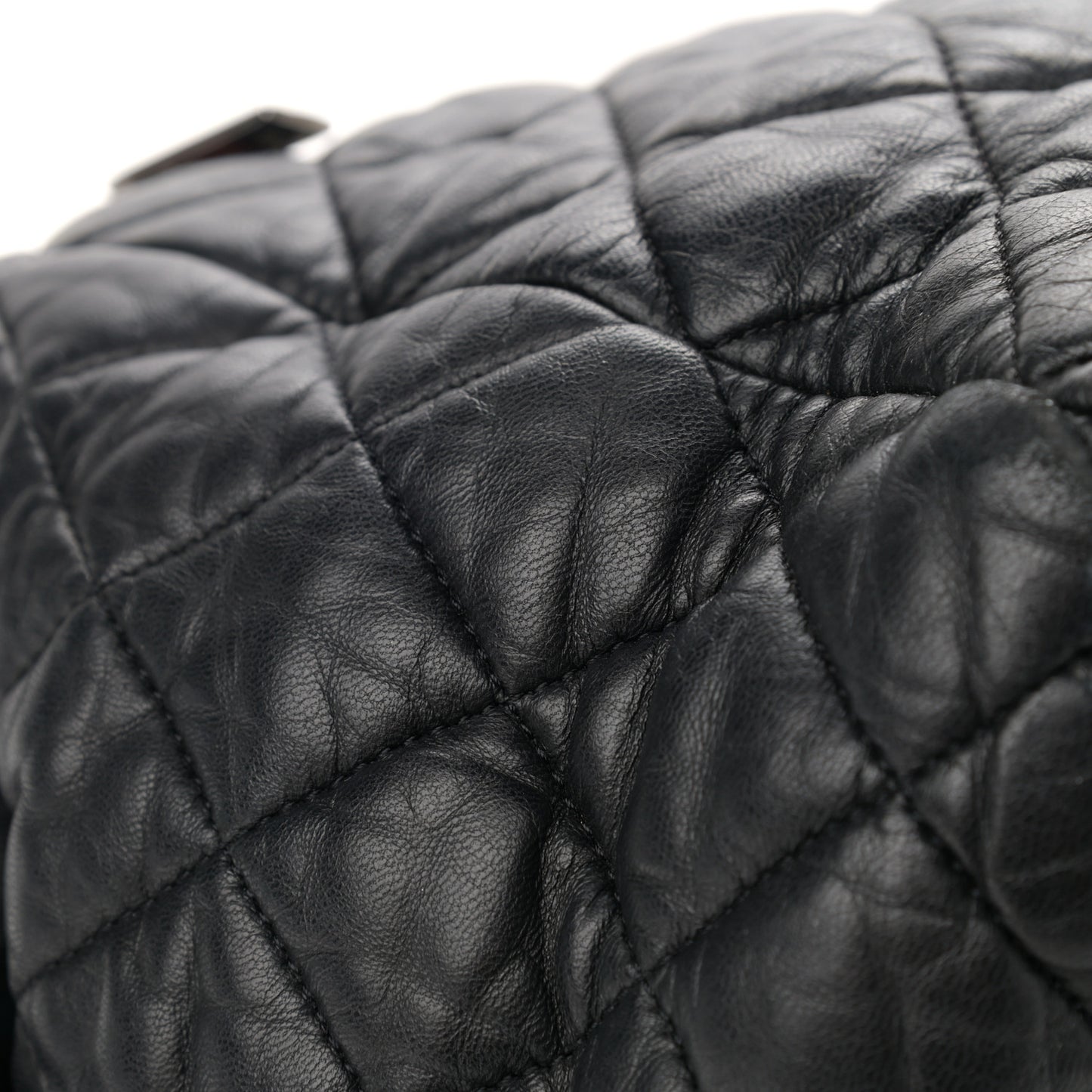 Nylon Quilted Coco Cocoon Medium Reversible Tote Black Red