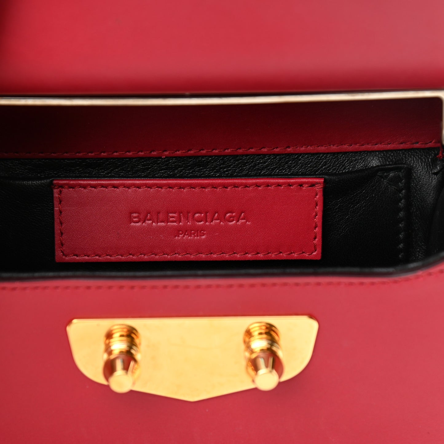Smooth Calfskin Min Neo Classic Chain Box Rouge