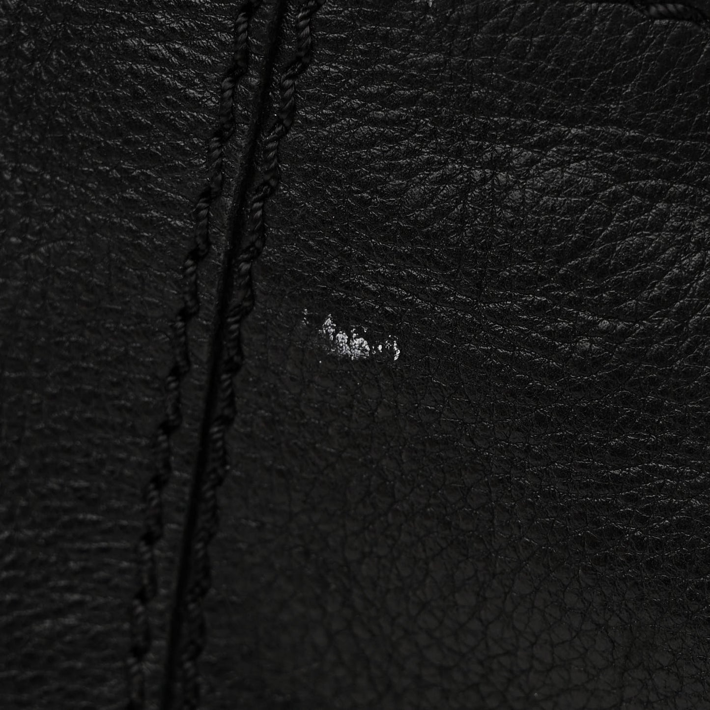 Waxy Grained Calfskin Medium Nightingale Black