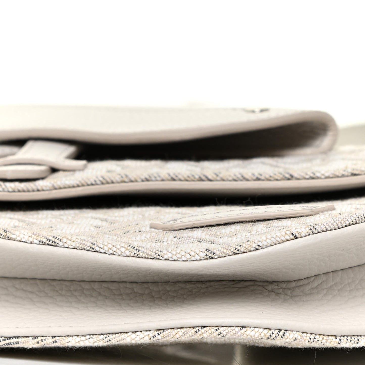 Oblique Saddle Messenger Pouch Beige