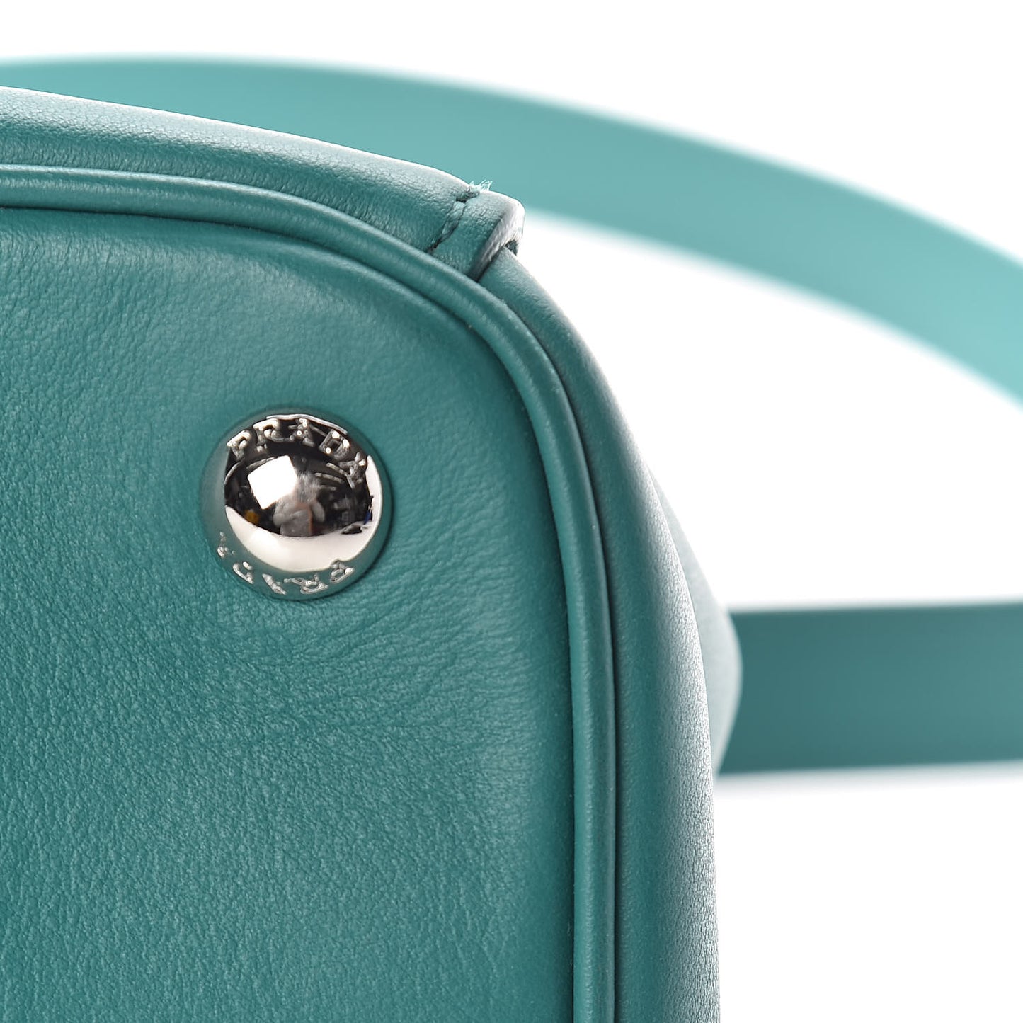 City Calfskin Large Galleria Double Zip Tote Assenzio