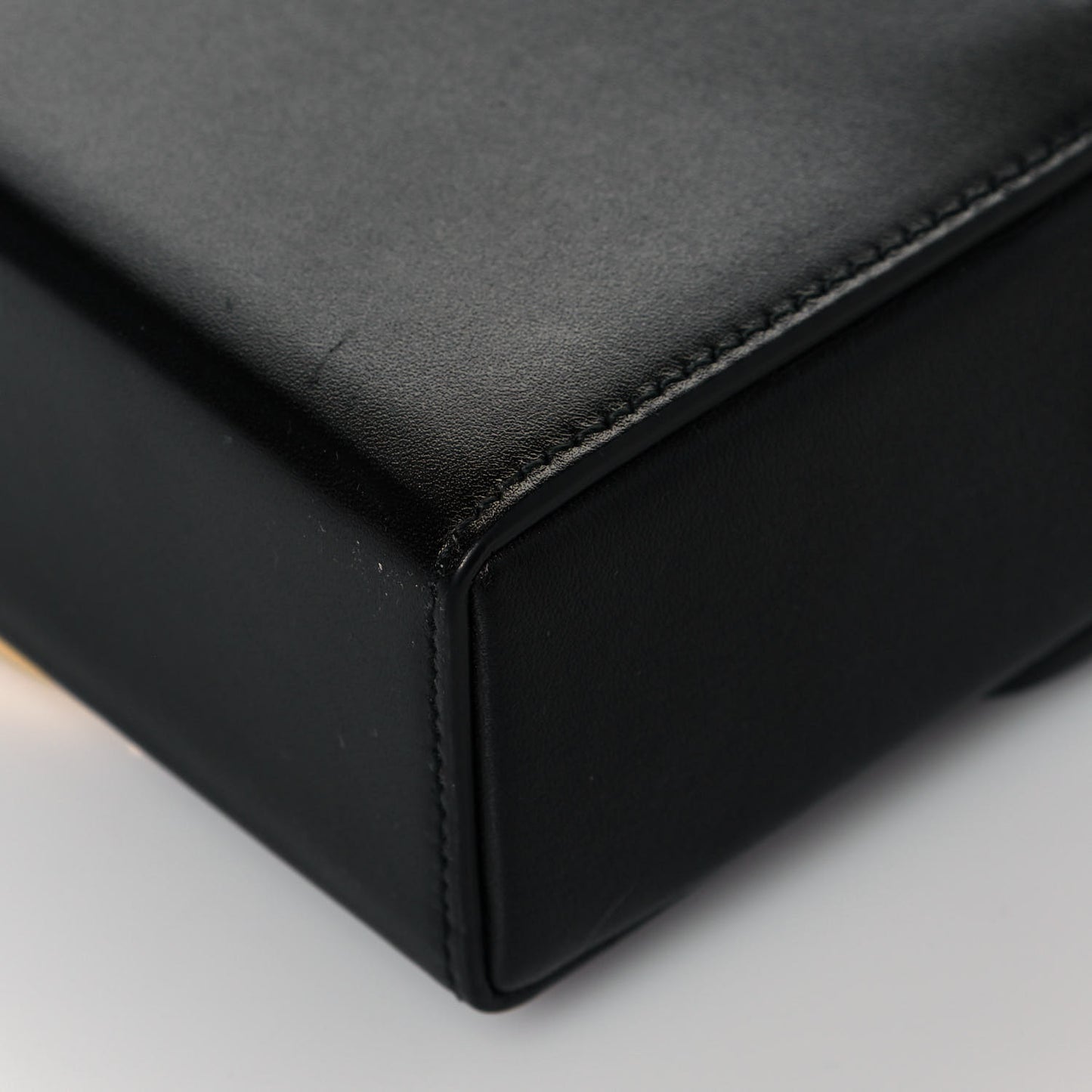 Box Calfskin 30 Montaigne Box Bag Black