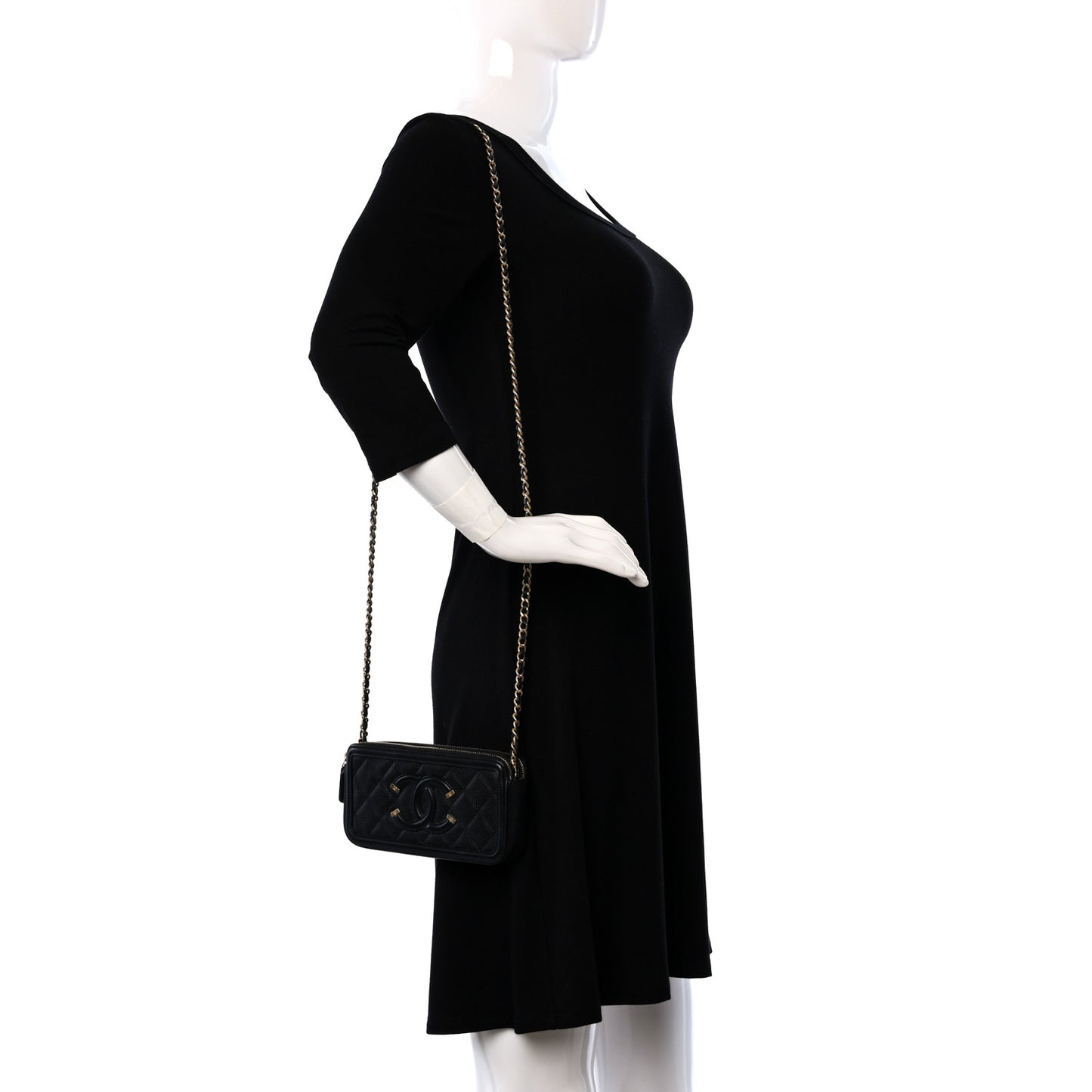 Caviar Quilted CC Filigree Clutch With Chain Black