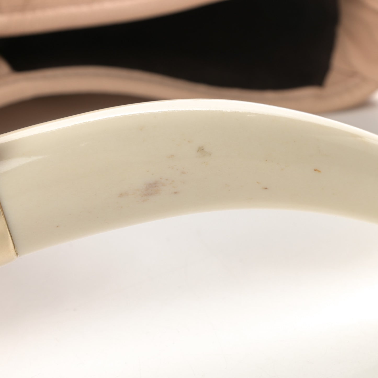Chevre Ruffle Saint Tropez Beige
