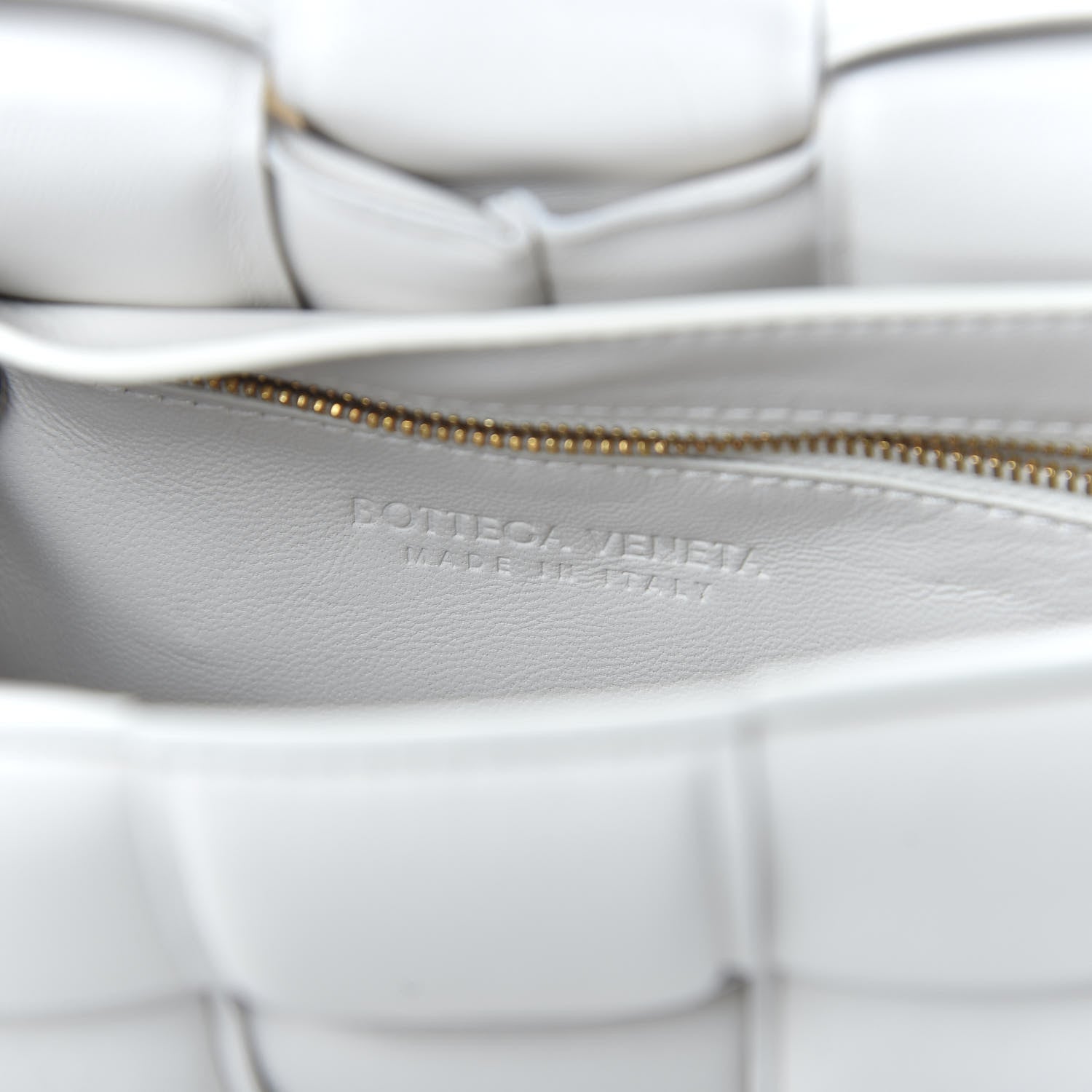 Bottega Veneta Lambskin Maxi Intreccio Padded Chain Cassette Crossbody Bag White 8 of 10