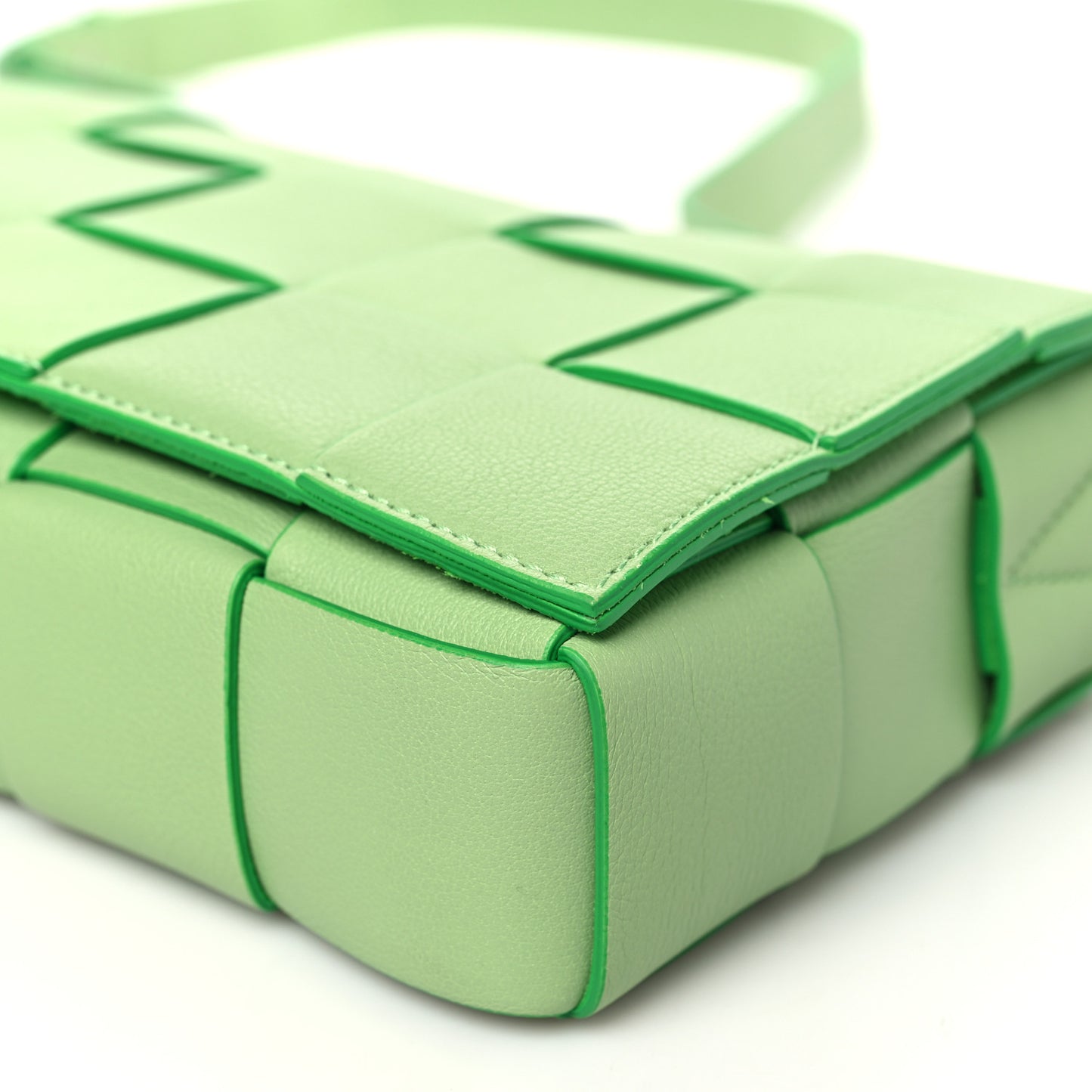 Grained Calfskin Maxi Intrecciato Cassette Crossbody Bag Pistachio