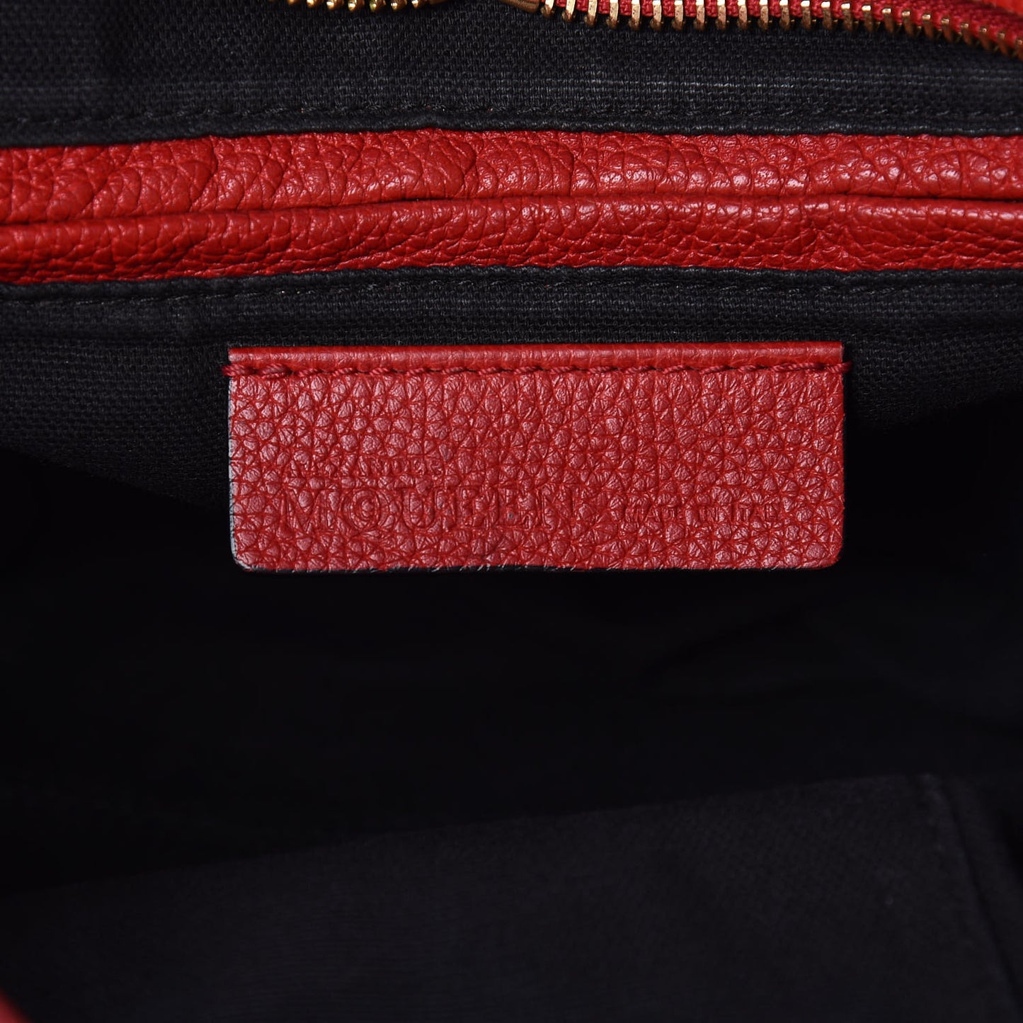 Pebbled Calfskin Small Skull Padlock Zip Around Tote Red