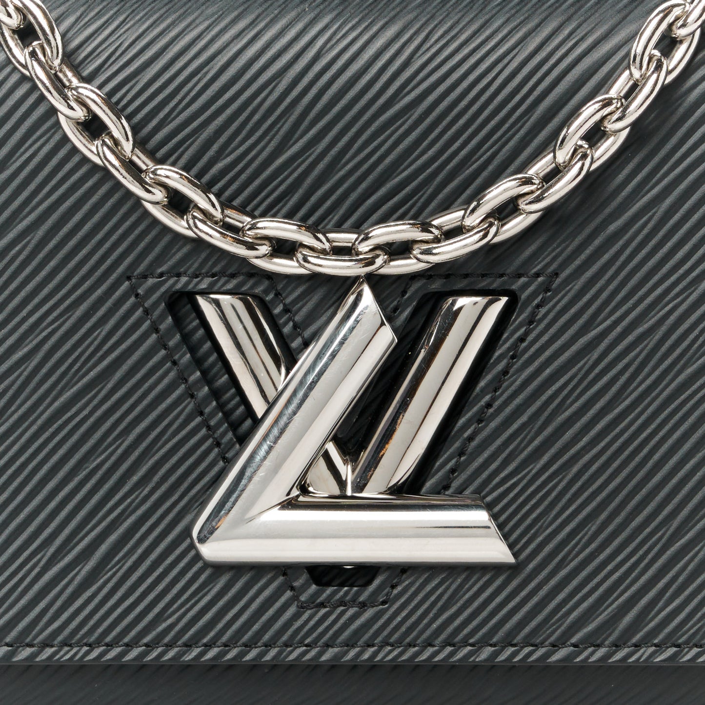 Epi Twist Chain Wallet Black