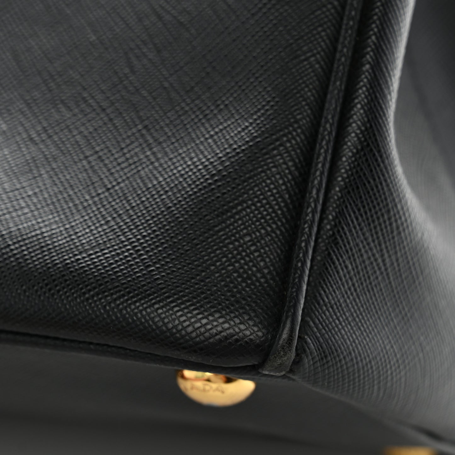 Saffiano Lux Medium Galleria Double Zip Tote Black