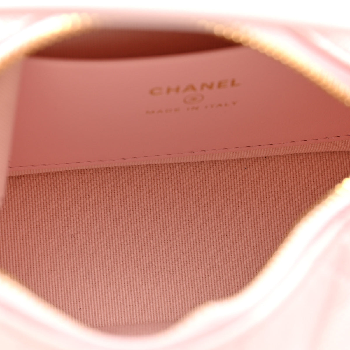 Shiny Caviar Hobo Clutch With Chain Light Pink