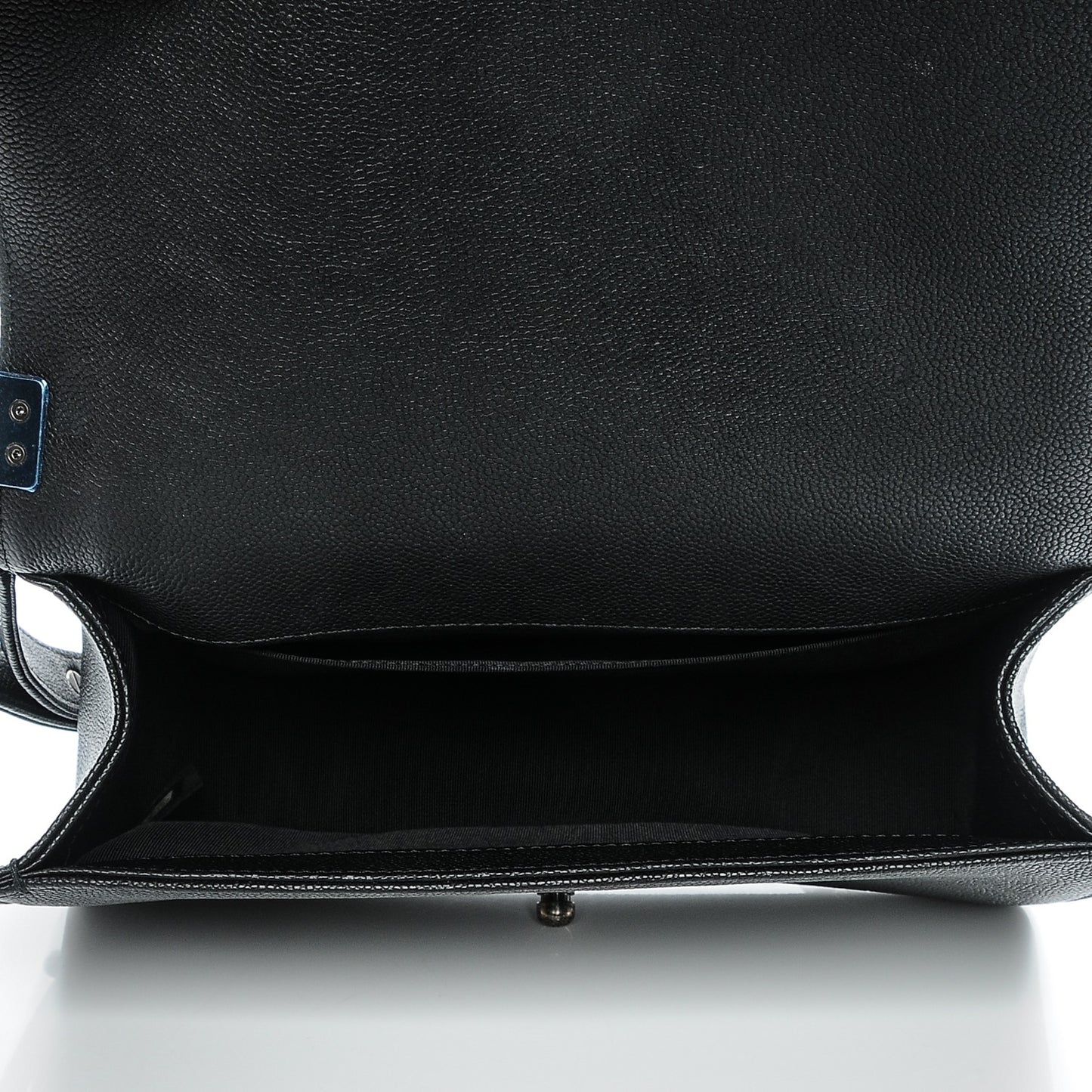 Caviar Quilted Medium Boy Flap Black