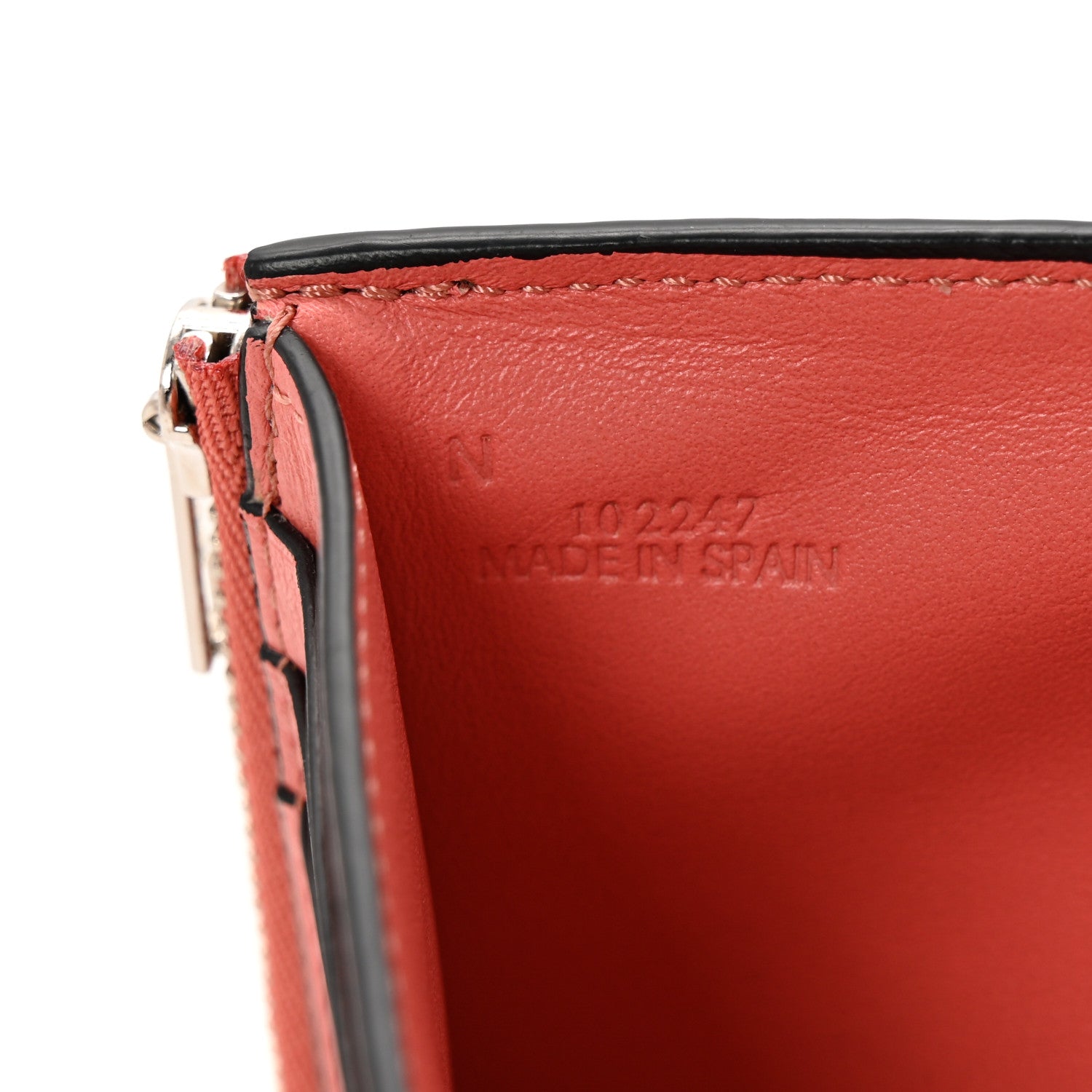 Loewe Grained Calfskin Small Vertical Wallet Light Oat Honey 7 of 8
