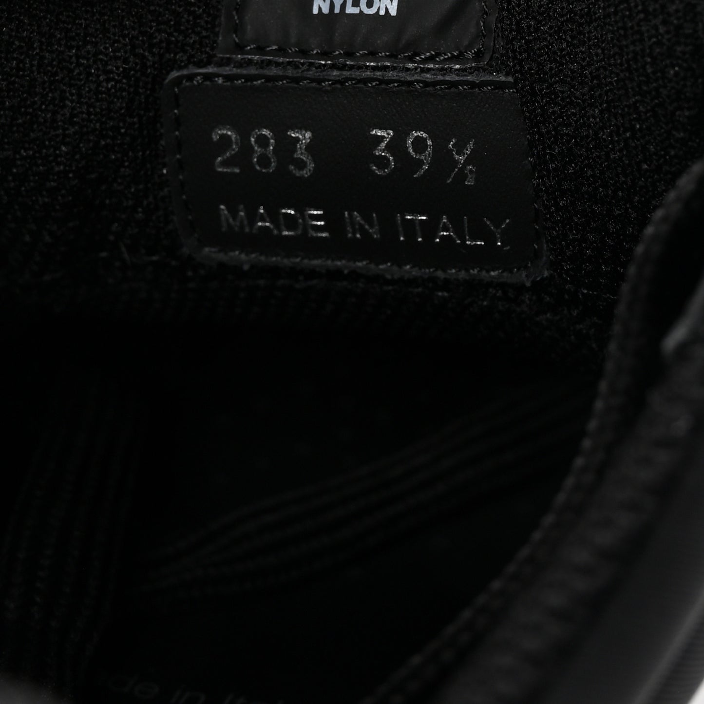 Re-Nylon Piuma Metal Triangle Logo Quilted 45mm Sneakers 39.5 Black