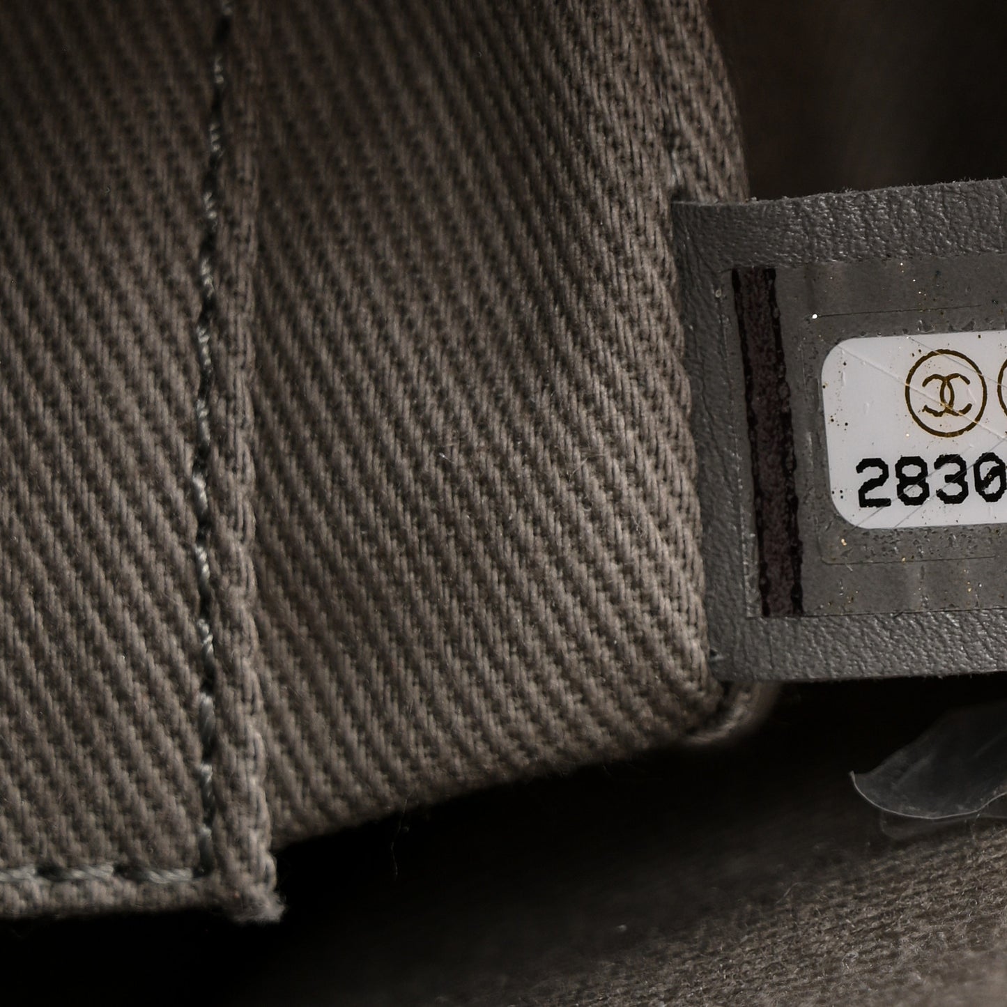 Caviar Quilted Medium Business Affinity Flap Grey