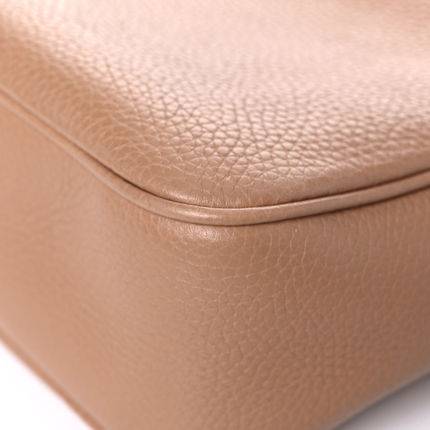 Pebbled Calfskin Small Soho Disco Bag Camelia