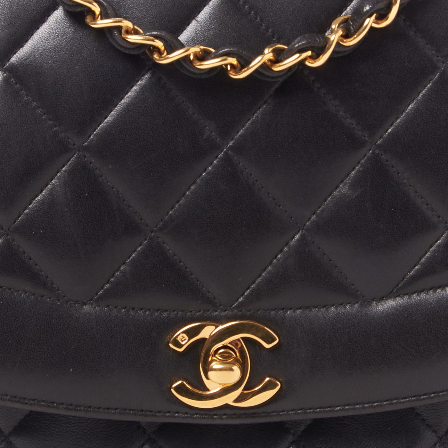 Lambskin Quilted Medium Single Flap Black
