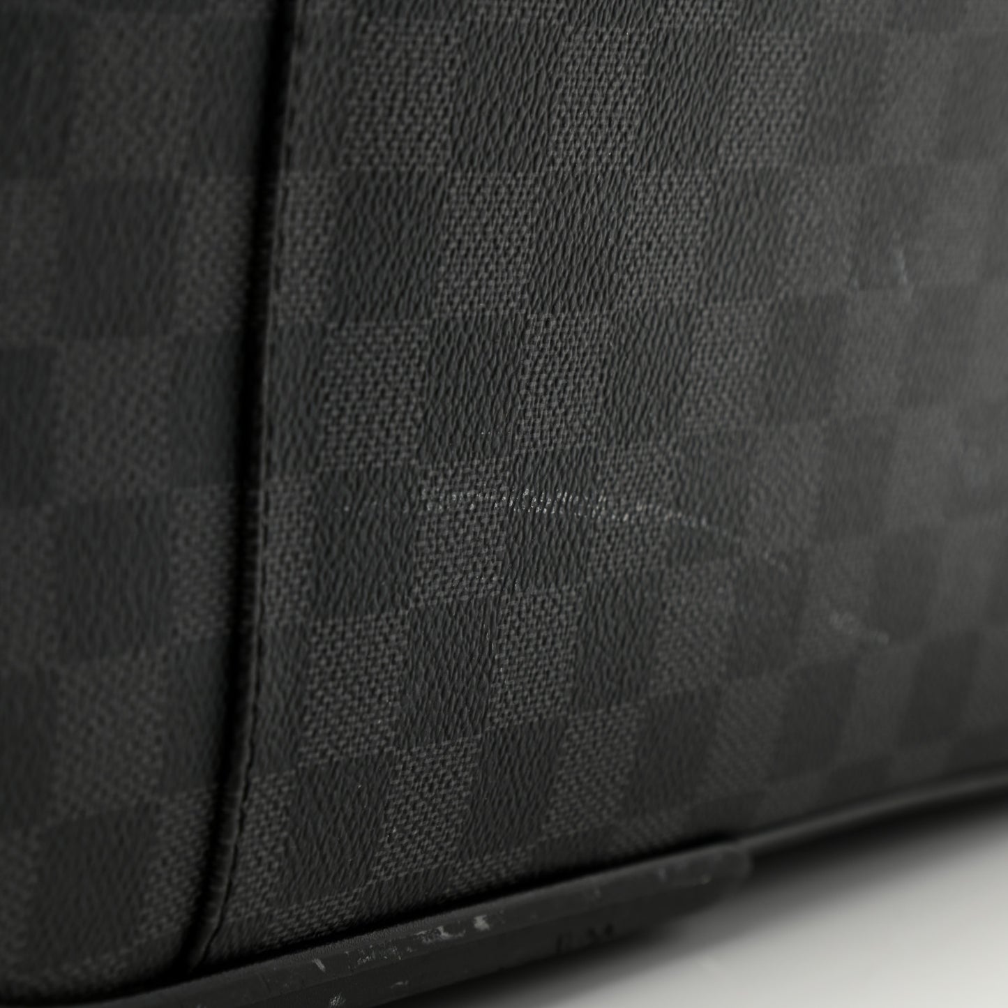Damier Graphite Pegase 45