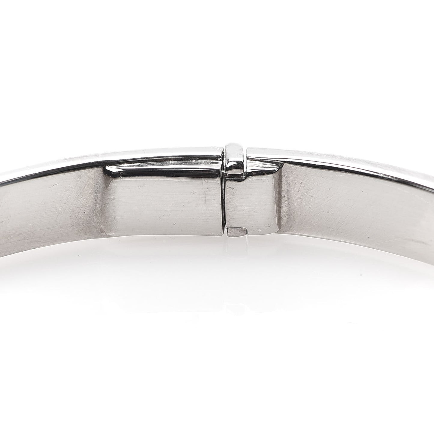 18K White Gold Diamond Atlas Closed Hinged Bangle Bracelet