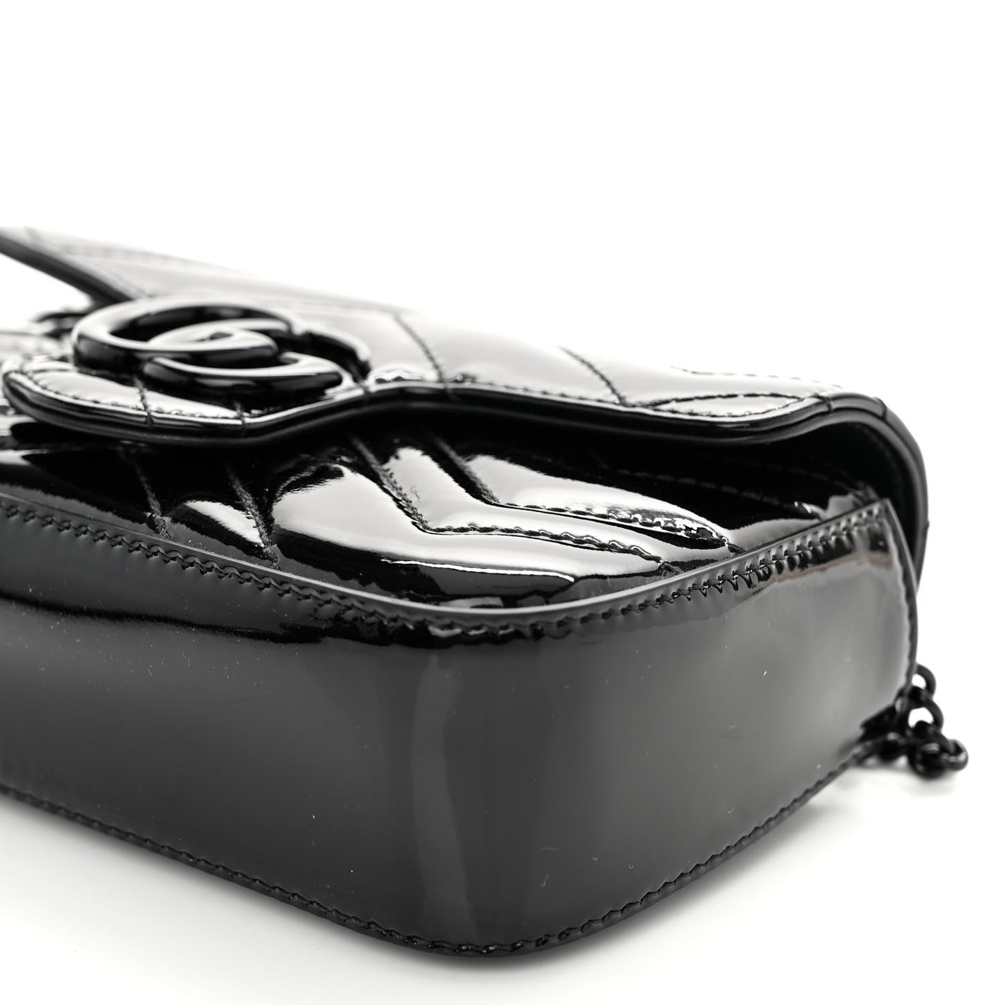 Patent Lambskin Enamel Matelasse Monochrome Super Mini GG Marmont Shoulder Bag Black