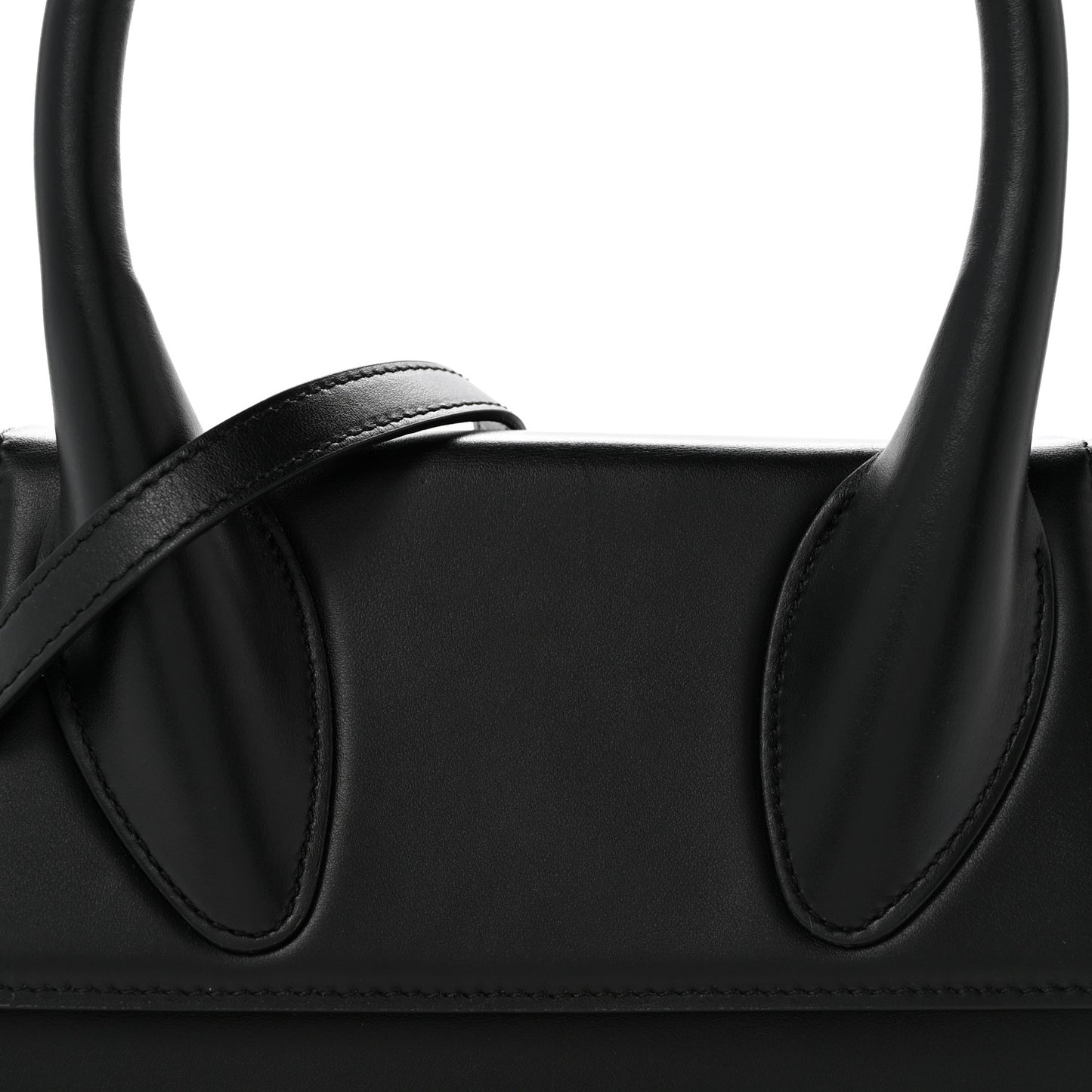Smooth Calfskin Le Grand Chiquito Black