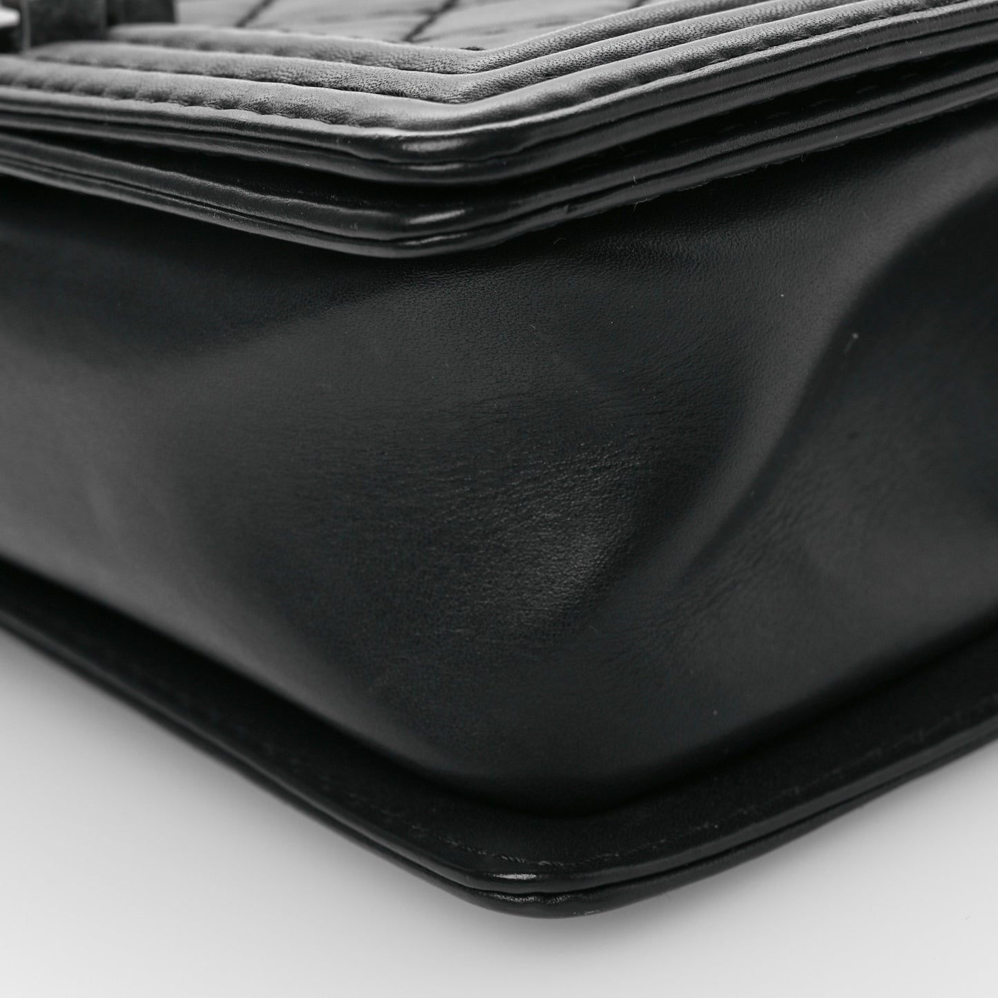 Lambskin Stitch Quilted Medium Boy Flap Black