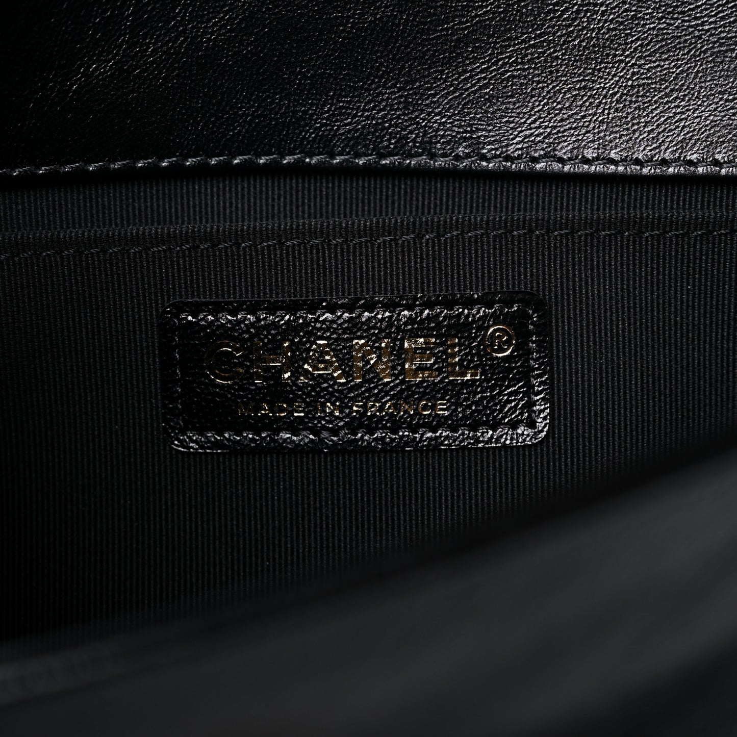 Metallic Glazed Calfskin Medium Boy Flap Black Gold