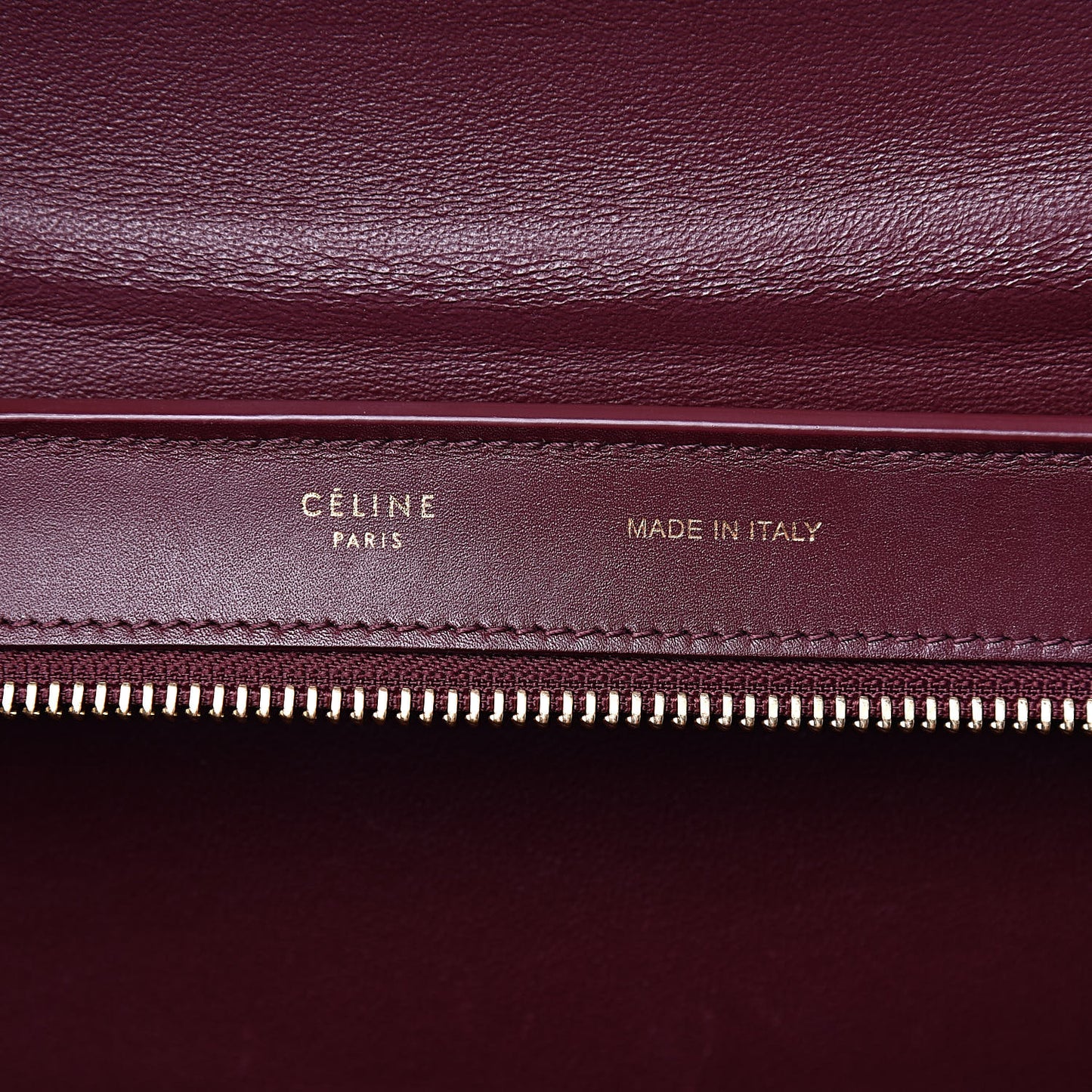 Satin Baby Grained Calfskin Small Trapeze Carmin