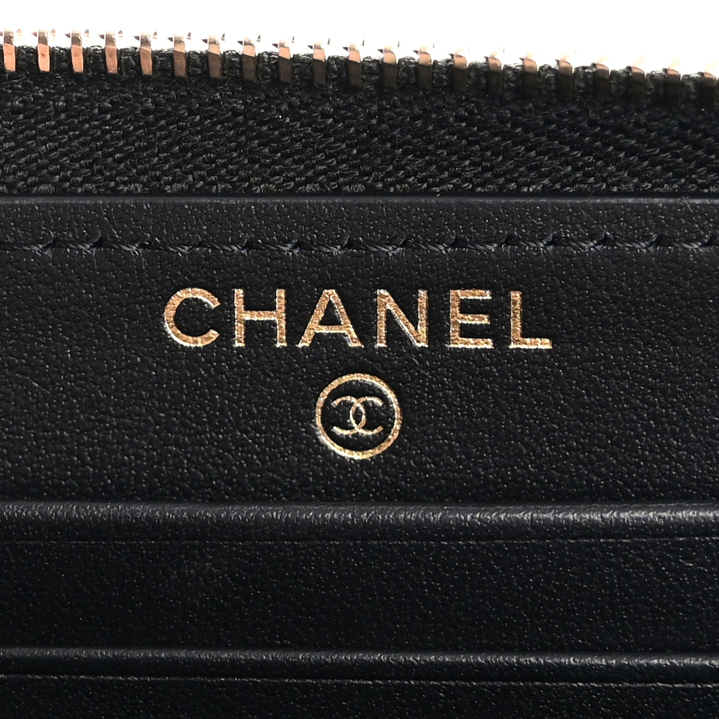 Caviar Quilted Medium Filigree Zip Around Wallet Black