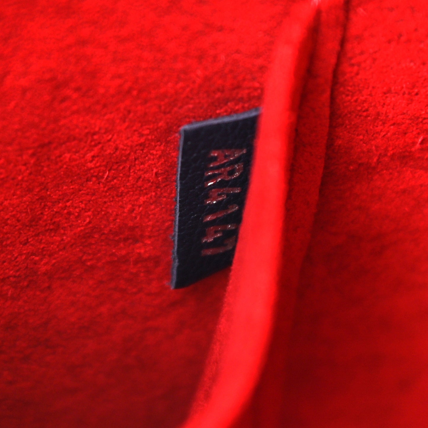 Calfskin Lockmeto Marine Rouge