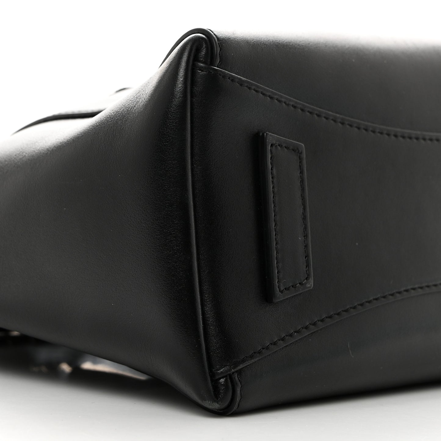 Shiny Lord Calfskin Mini Sport Antigona With Chain Black