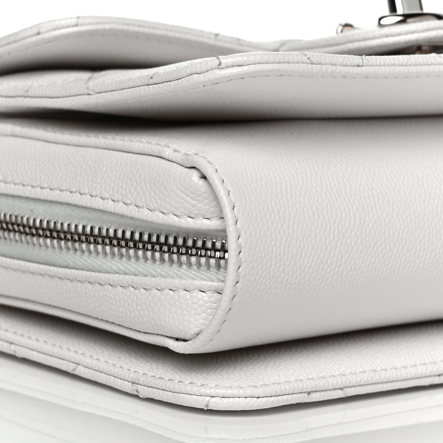 Caviar Quilted Like A Wallet Flap White