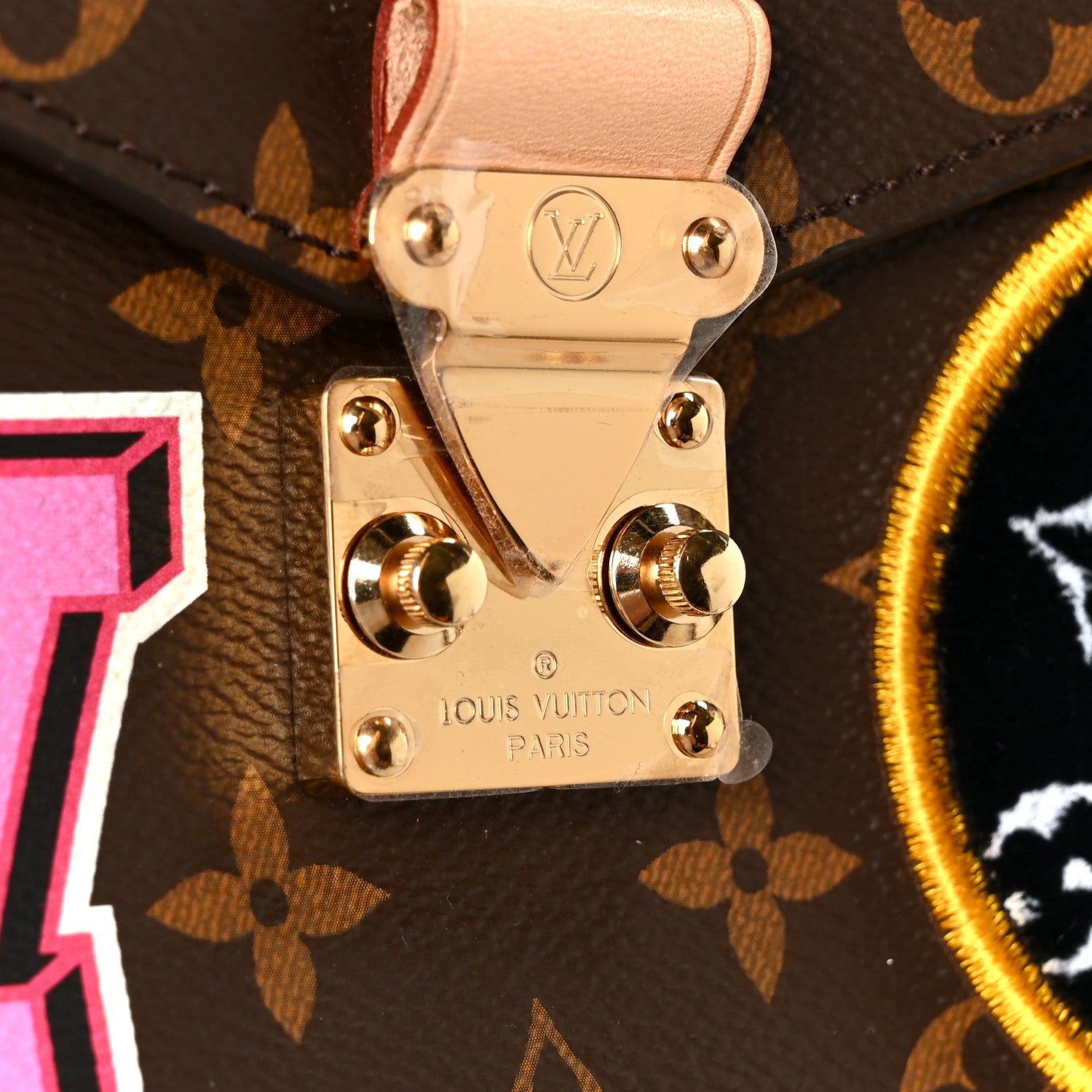 Louis Vuitton Monogram Patches Pochette Metis 7 of 13