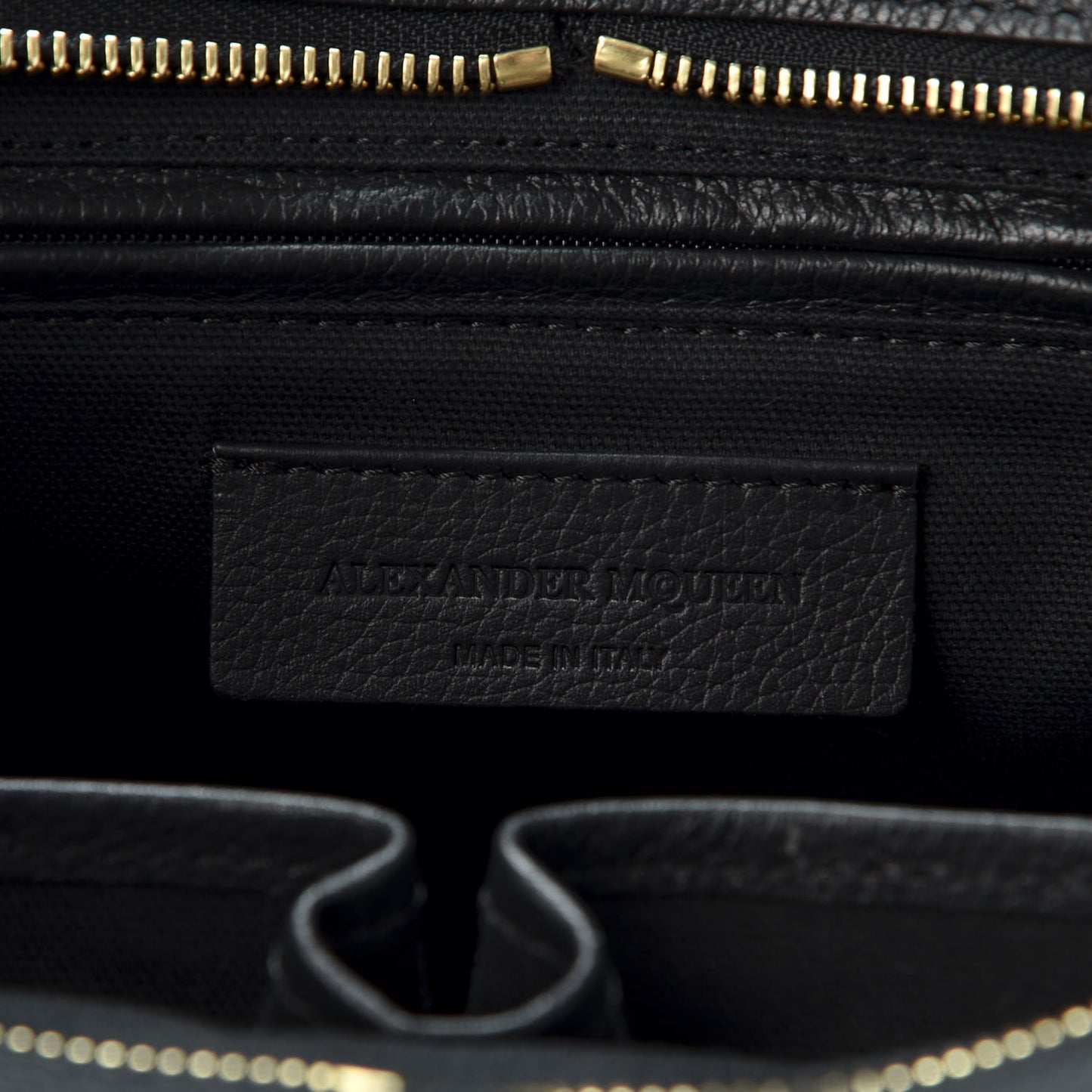 Pebbled Calfskin Small Skull Padlock Zip Around Tote Black