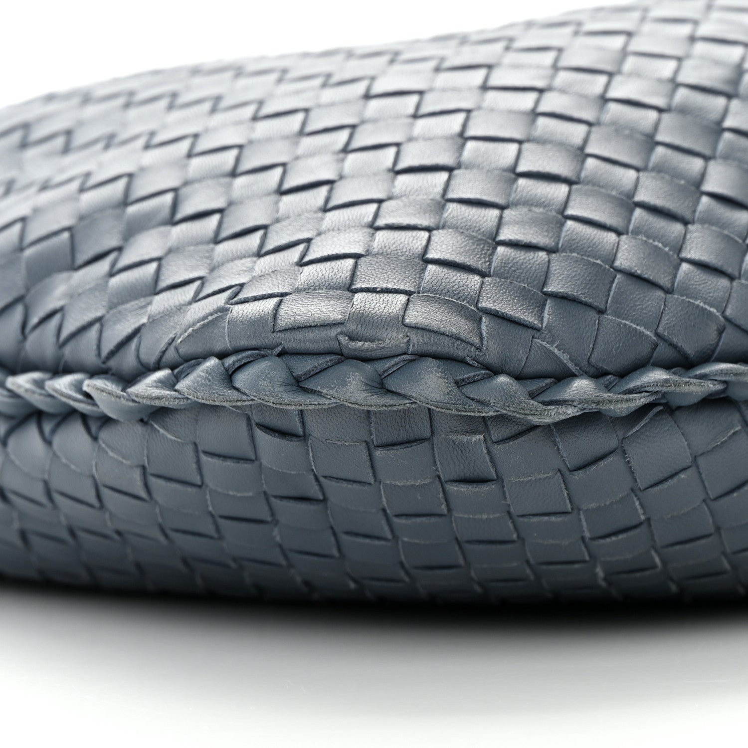 Bottega Veneta Nappa Intrecciato Medium Veneta Hobo Krim 9 of 15