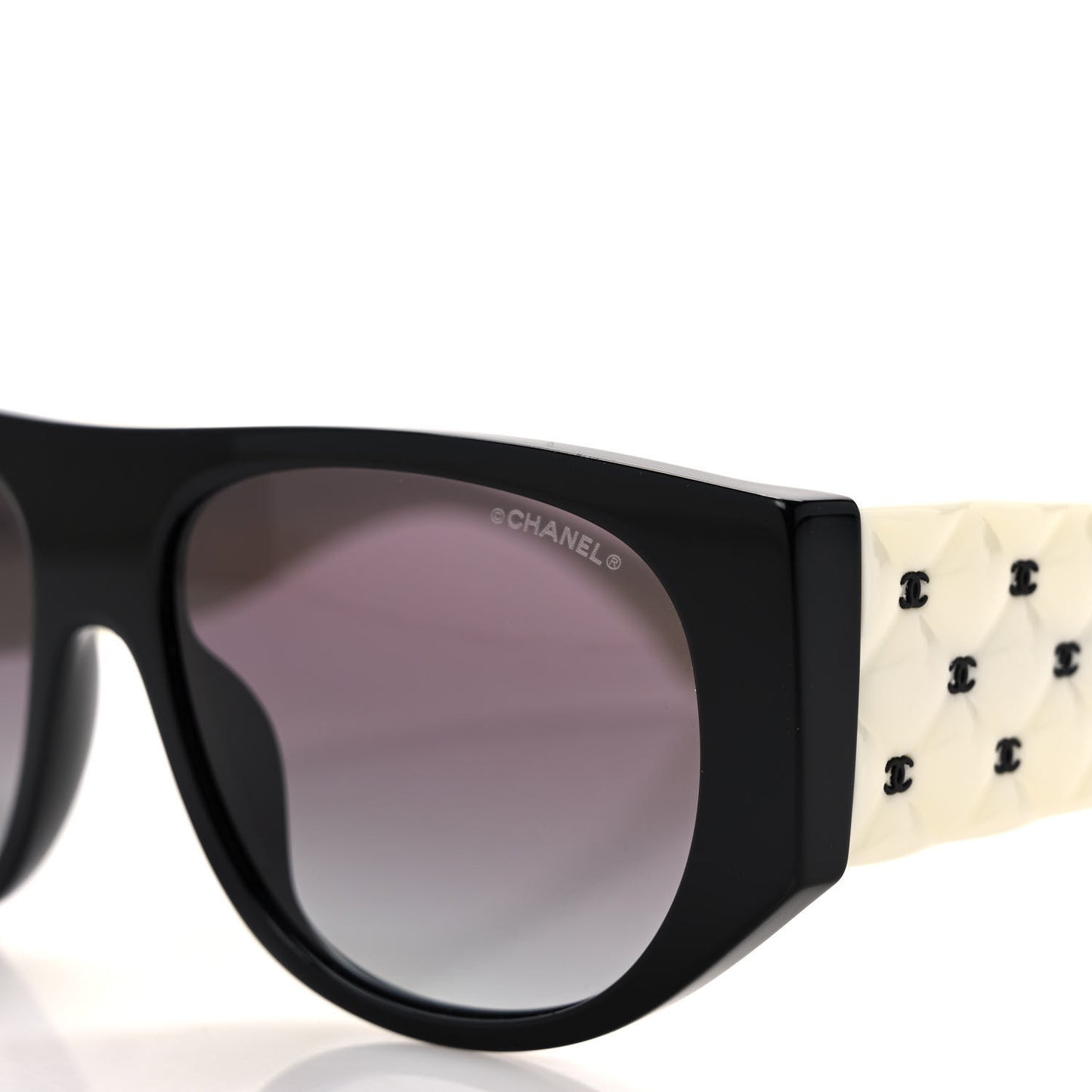 Acetate Quilted CC Pilot Sunglasses 71465 White Black