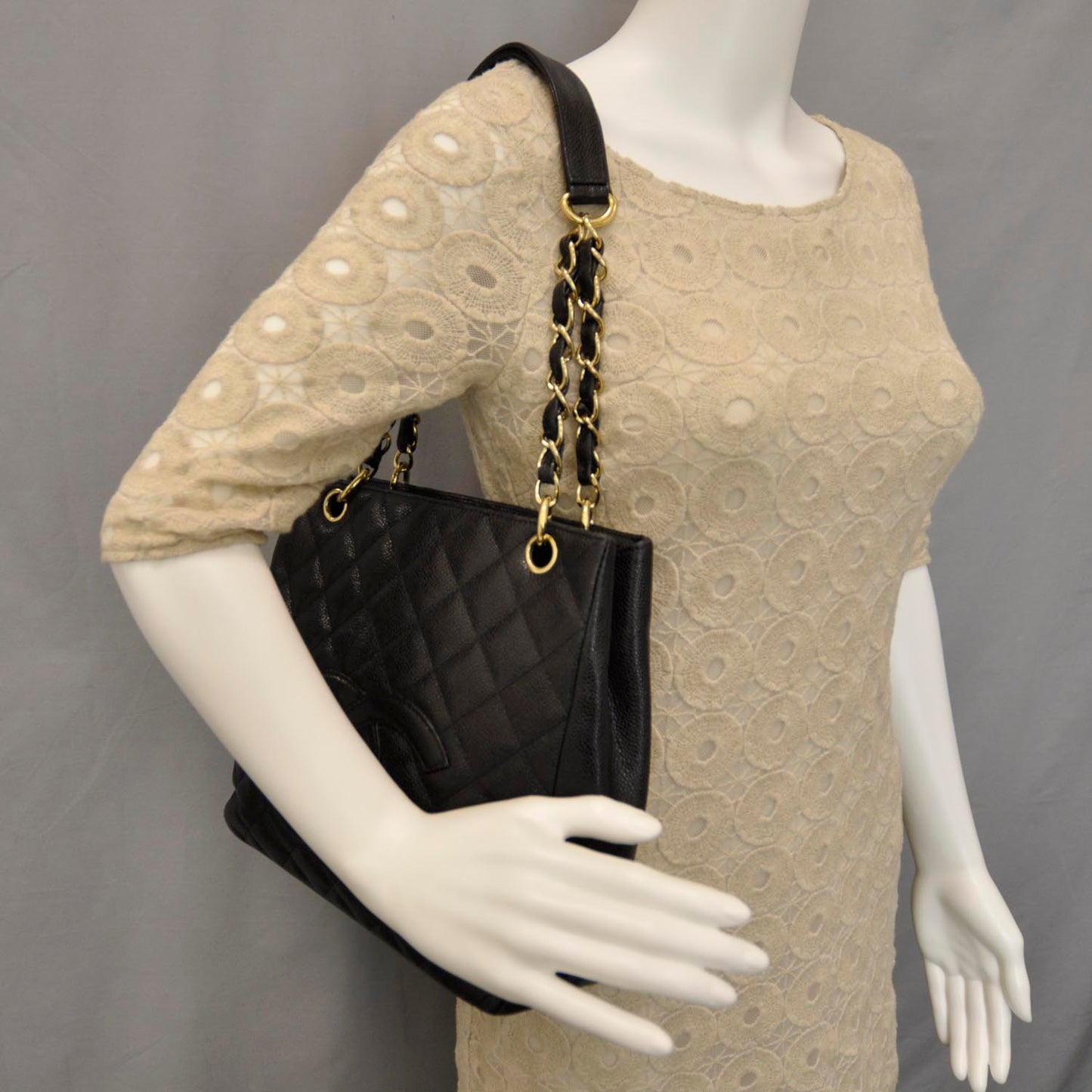 Caviar Petit Shopping Tote PST Black